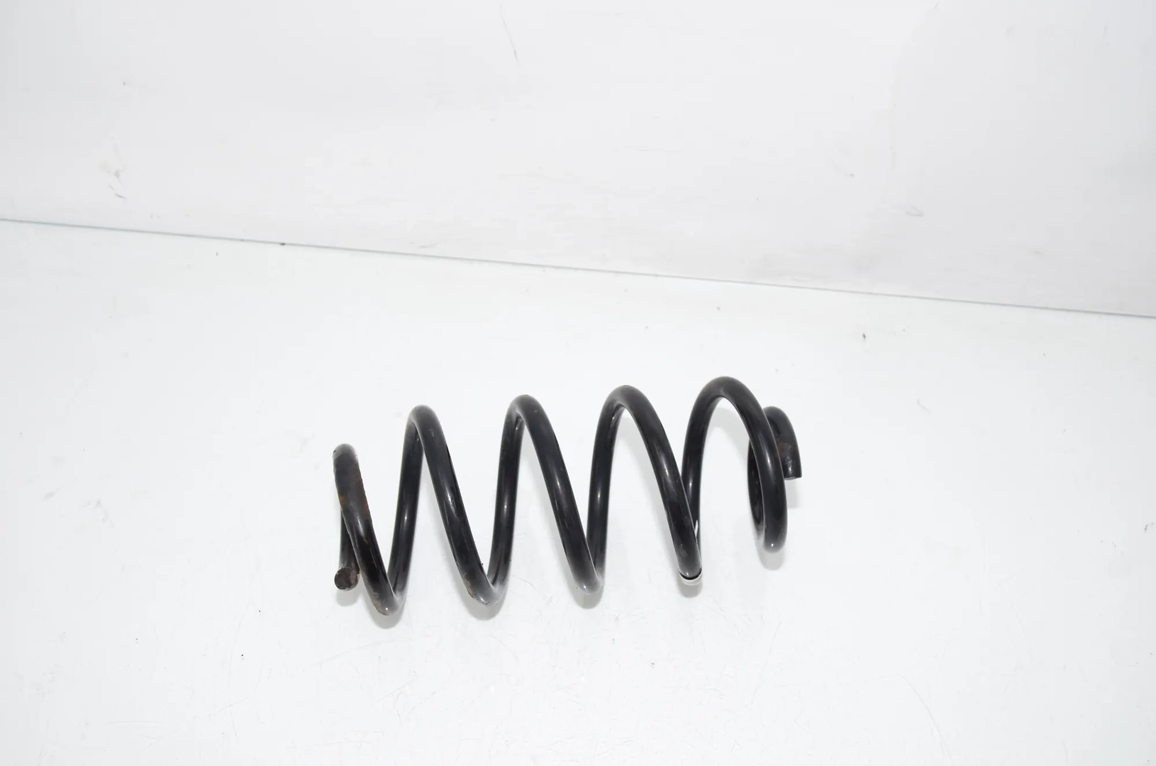 Rear Right Coil Spring – OEM 6872298 · BMW X1 (F48) xDrive 18 d 2016 – 2