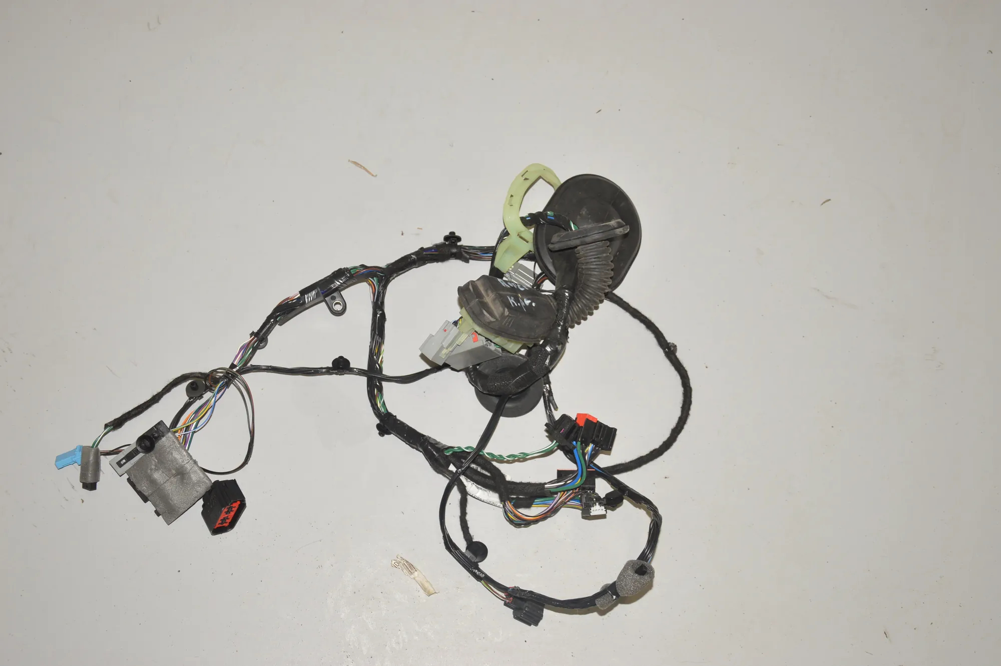 Front Left Door Wiring – OEM FH22-14631-HC · LAND ROVER DISCOVERY IV (L319) 3.0 TD 4x4 2016