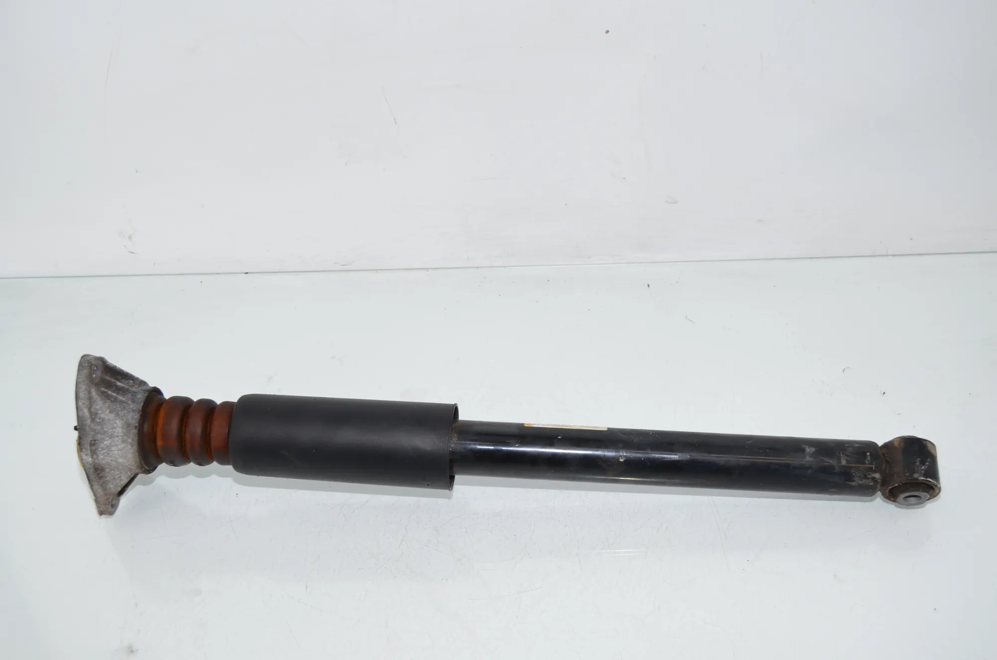 Rear Left Shock Absorber – OEM 6861693 · BMW X1 (F48) xDrive 18 d 2016 – 3
