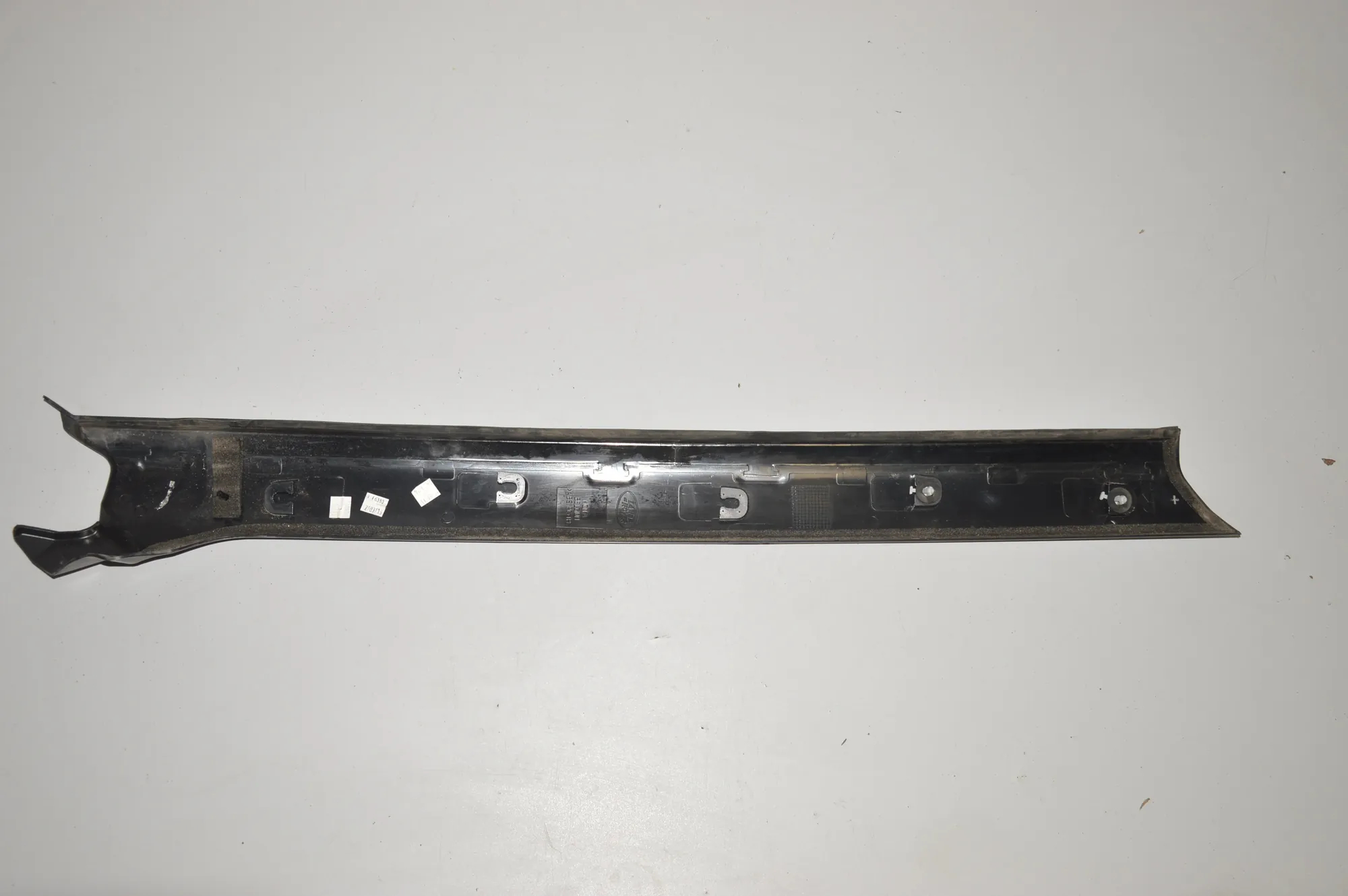 Right Side B Pillar Trim – OEM 6H22-03064-DC8PNP · LAND ROVER DISCOVERY IV (L319) 3.0 TD 4x4 2016
