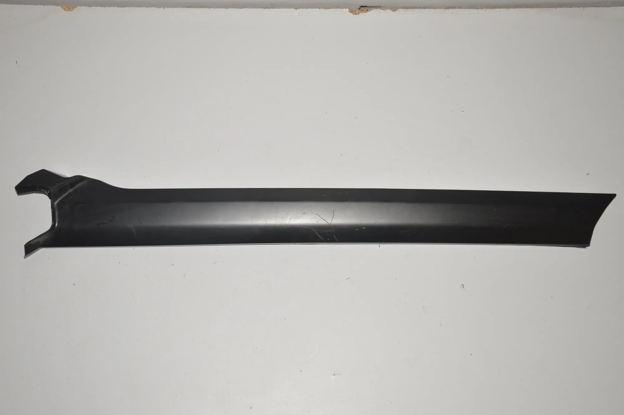 Right Side B Pillar Trim – OEM 6H22-03064-DC8PNP · LAND ROVER DISCOVERY IV (L319) 3.0 TD 4x4 2016 – 2
