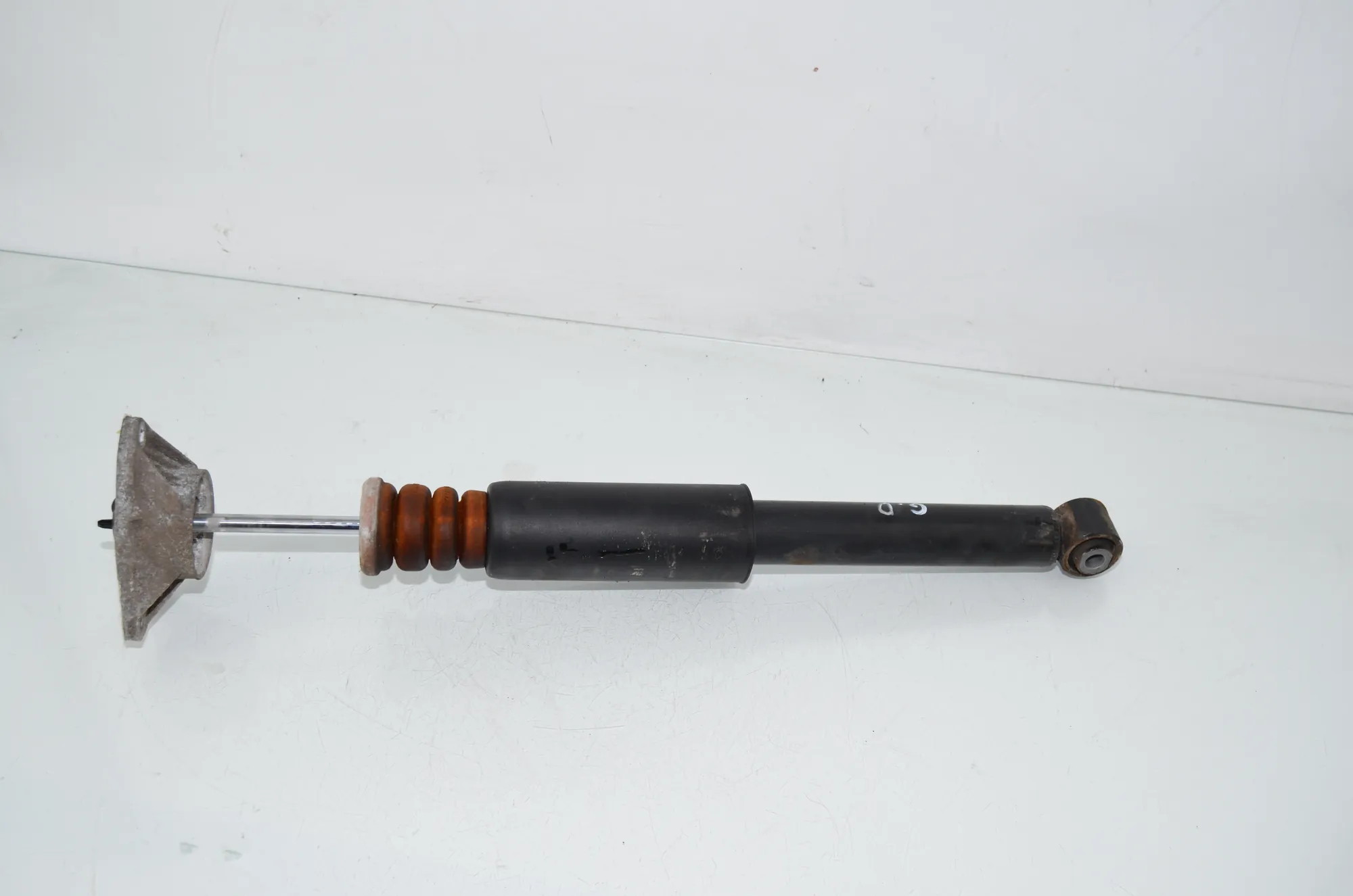 Rear Right Shock Absorber – OEM 6861693 · BMW X1 (F48) xDrive 18 d 2016 – 3