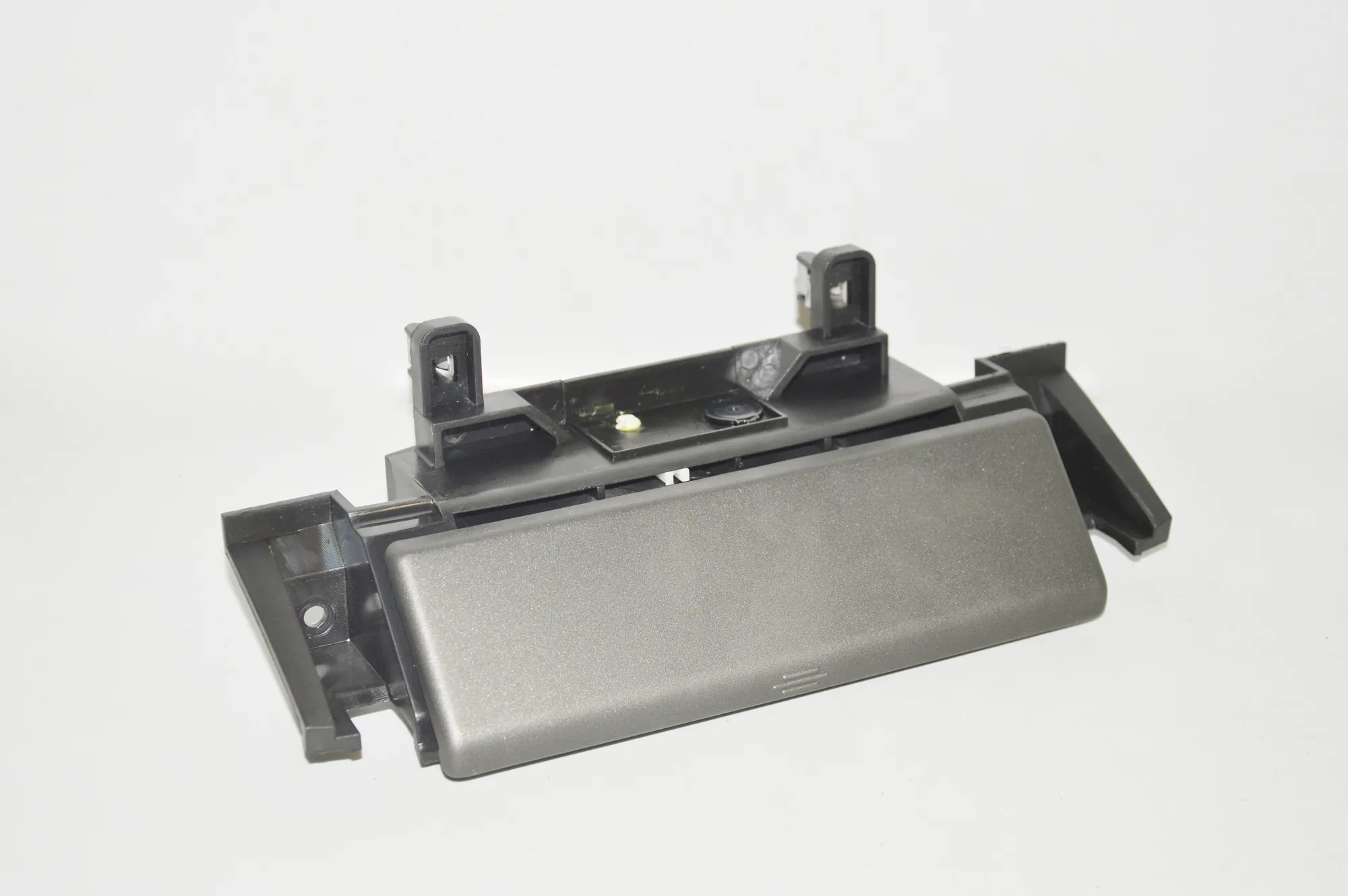 Ashtray – OEM AH22-048A02-AB · LAND ROVER DISCOVERY IV (L319) 3.0 TD 4x4 2016 – 2