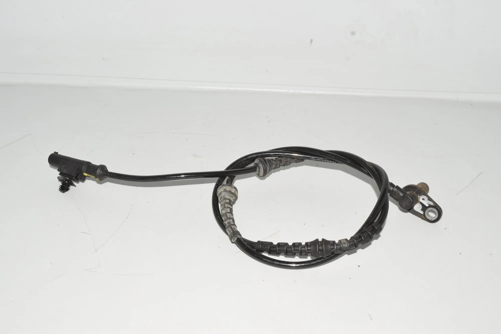 Front Right ABS Sensor – OEM 0265008266 · LAND ROVER DISCOVERY IV (L319) 3.0 TD 4x4 2016 – 2