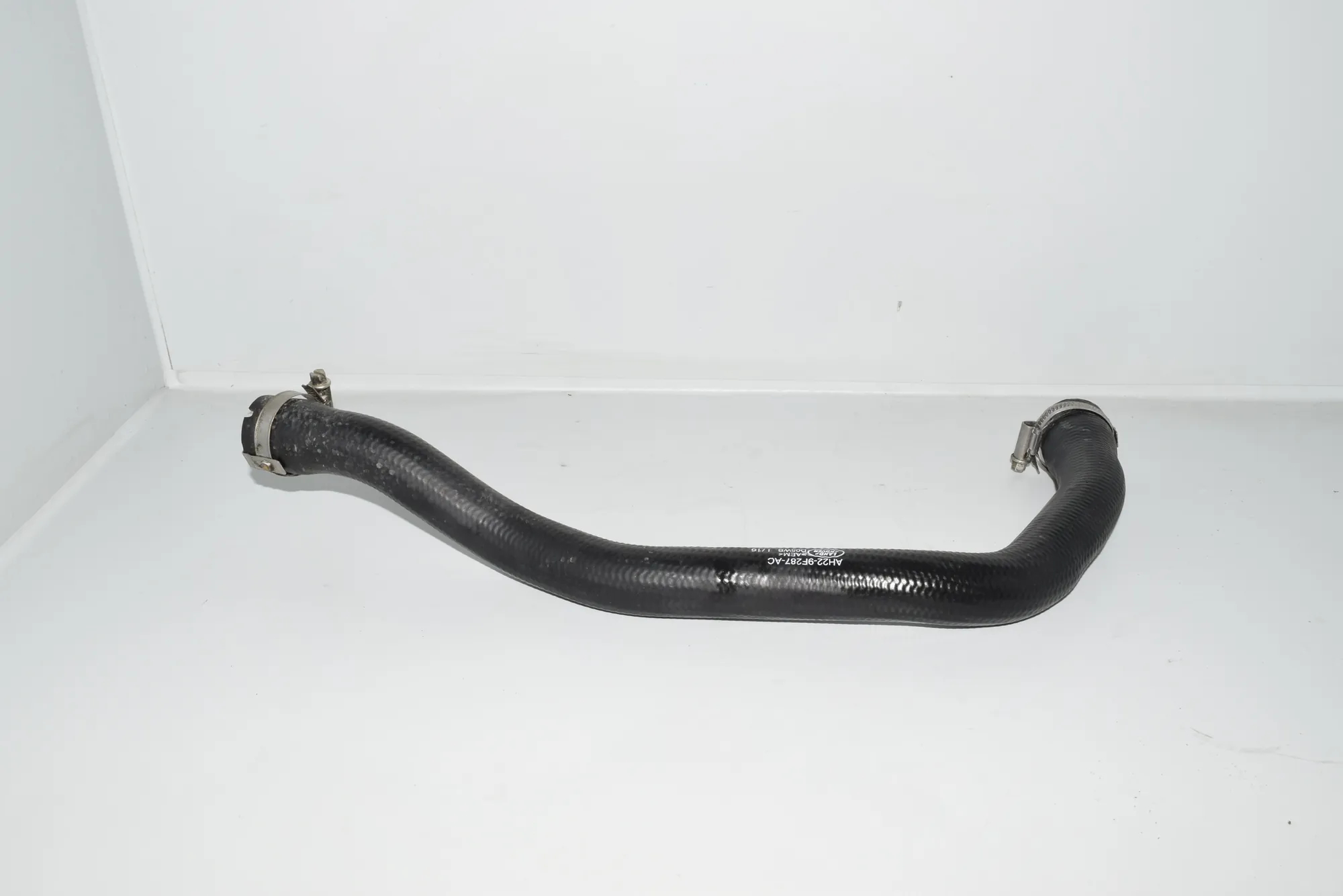 Pipe Hose – OEM AH22-9F287-AC · LAND ROVER DISCOVERY IV (L319) 3.0 TD 4x4 2016 – 2