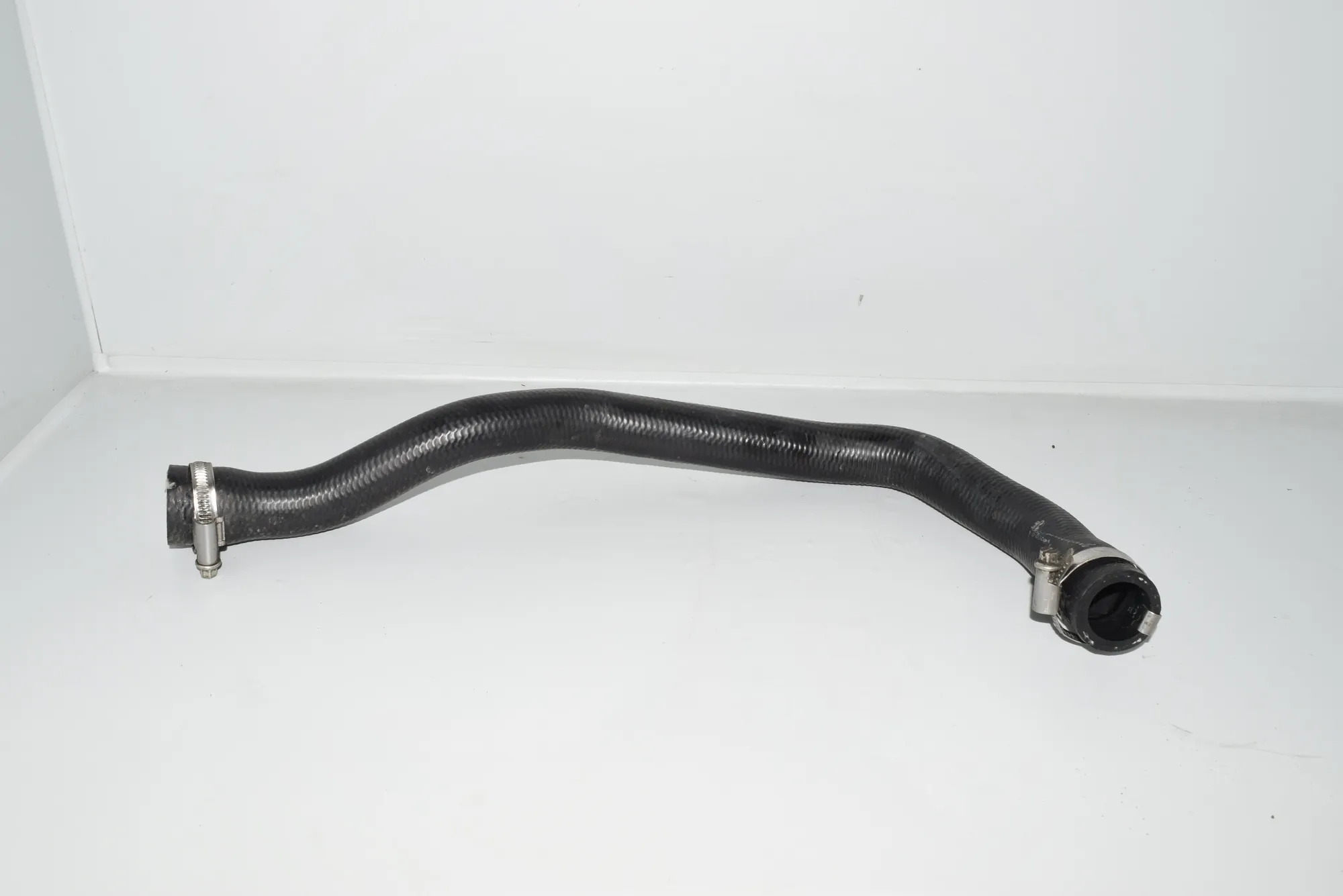 Pipe Hose – OEM AH22-9F287-AC · LAND ROVER DISCOVERY IV (L319) 3.0 TD 4x4 2016