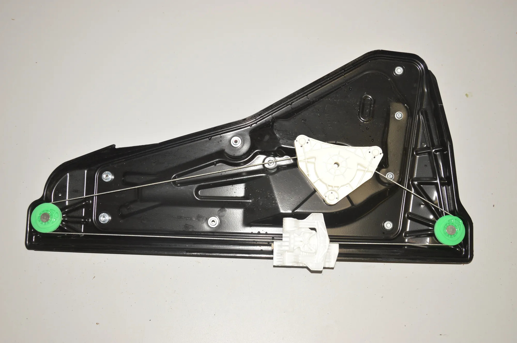 Rear Right Door Window Regulator – OEM AH22-27000-AB · LAND ROVER DISCOVERY IV (L319) 3.0 TD 4x4 2016 – 2