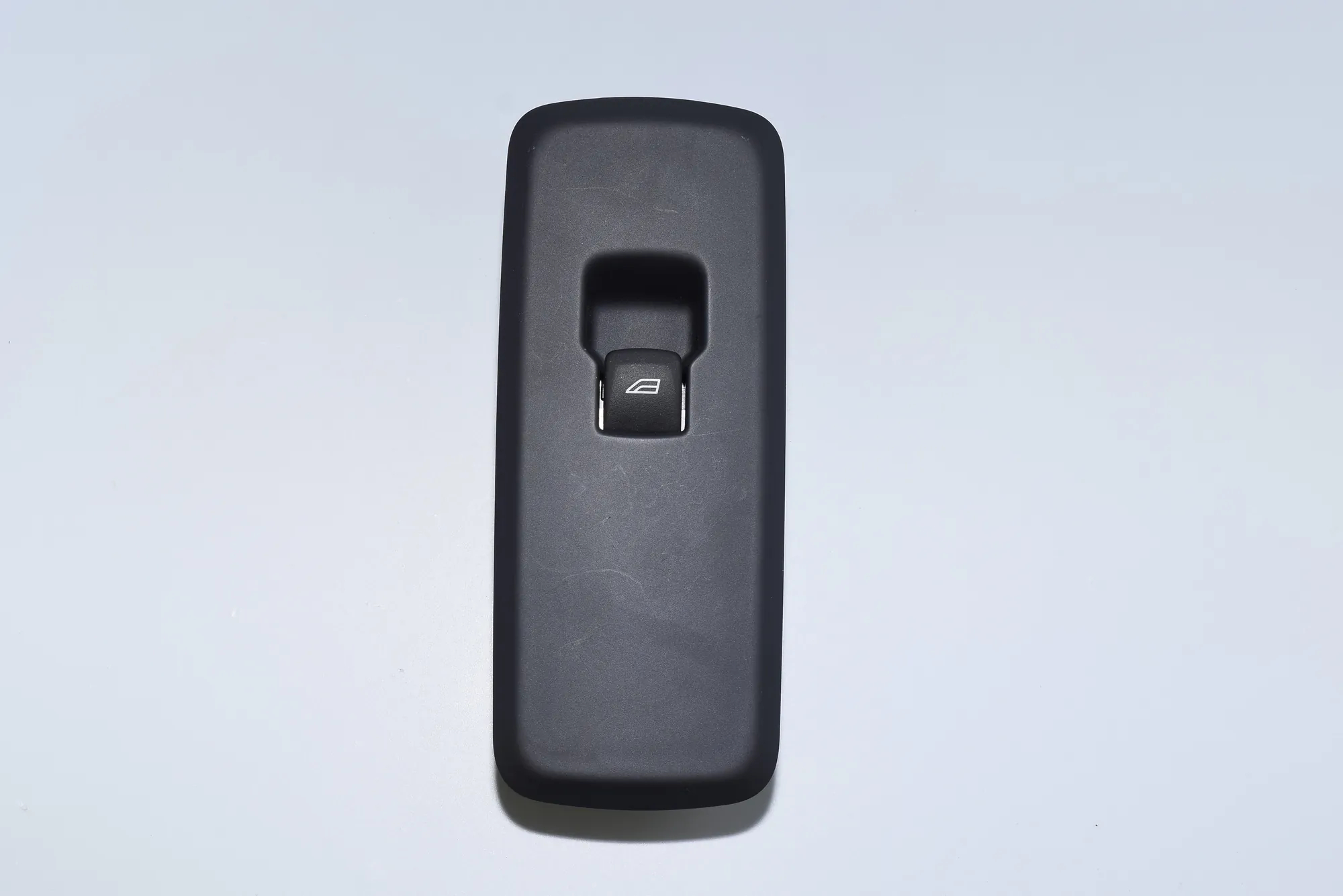 Front Right Door Window Switch – OEM AH22-14717-AC · LAND ROVER DISCOVERY IV (L319) 3.0 TD 4x4 2016