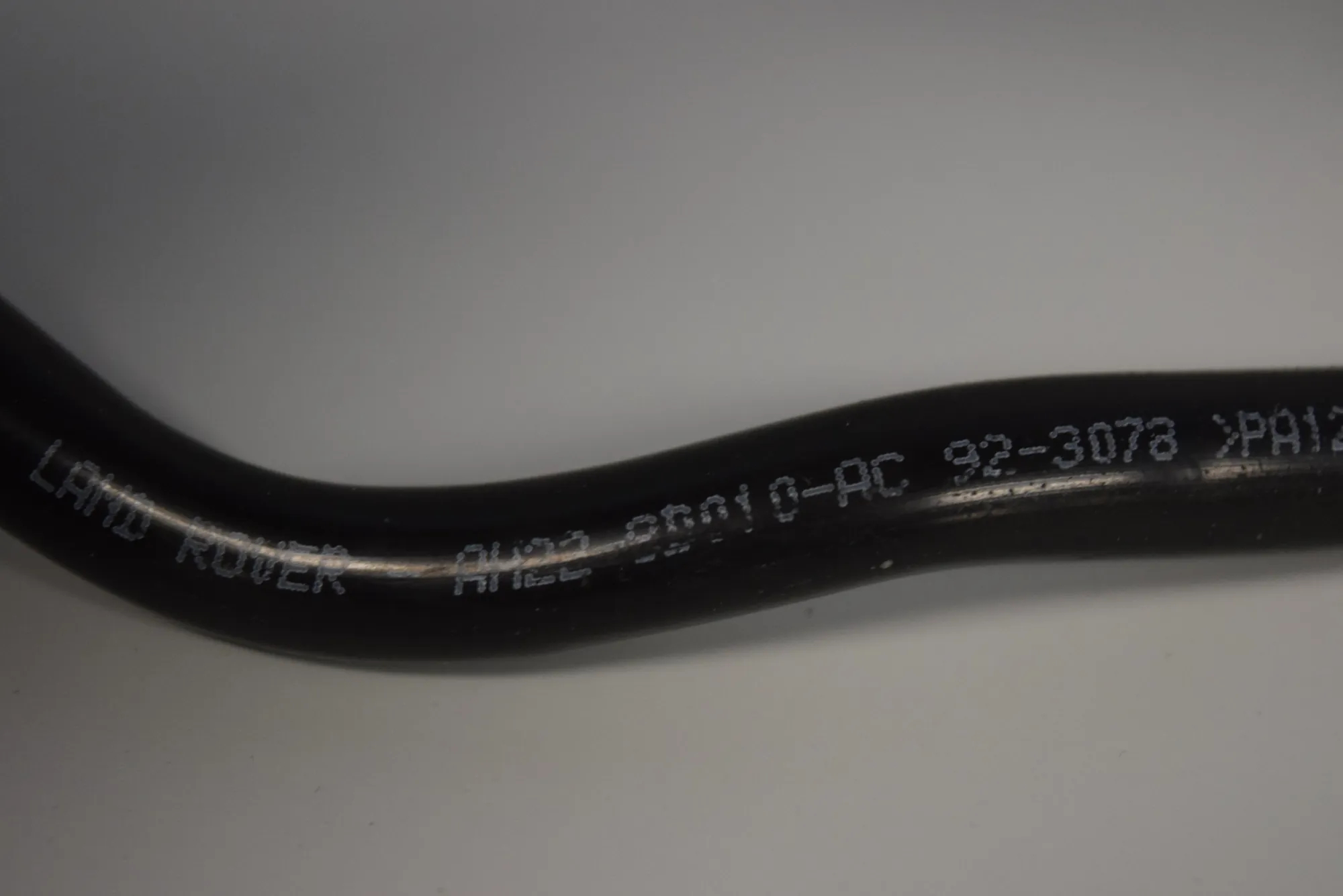 Pipe Hose – OEM AH22-8D010-AC · LAND ROVER DISCOVERY IV (L319) 3.0 TD 4x4 2016 – 4