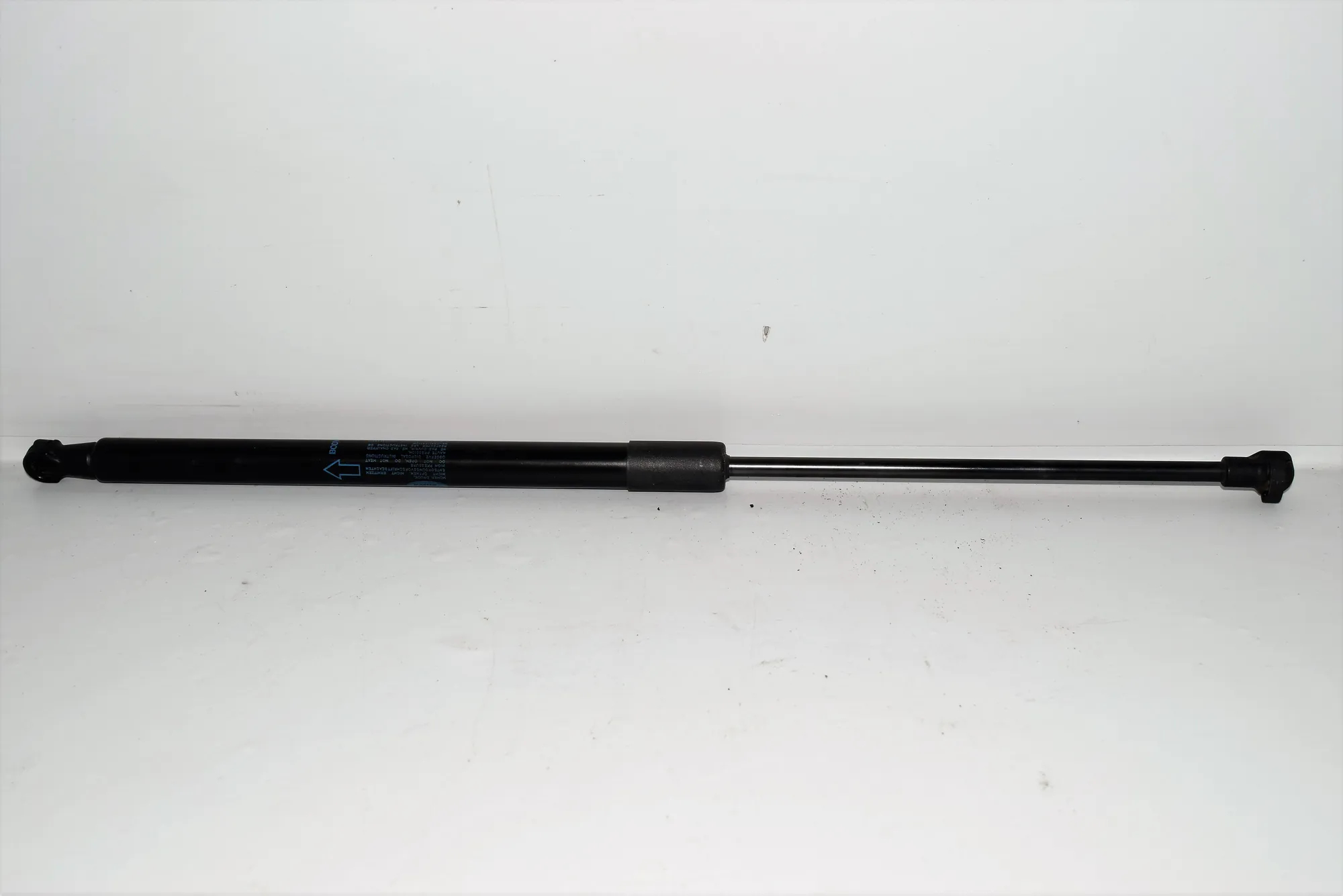 Left Side Tailgate Gas Strut – OEM 8H22-406A10-BB · LAND ROVER DISCOVERY IV (L319) 3.0 TD 4x4 2016