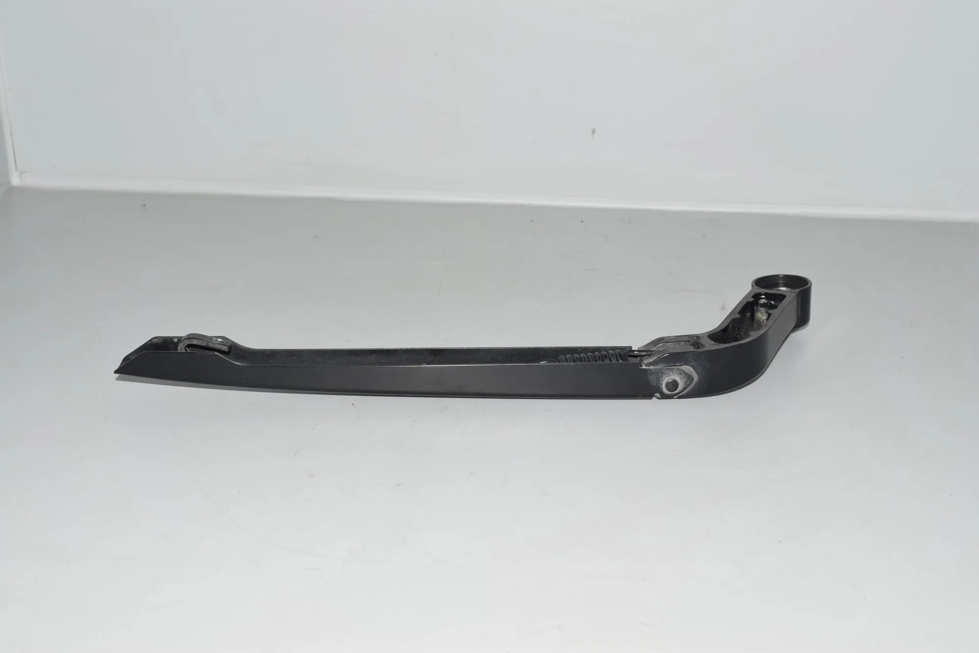 Tailgate Window Wiper Arm – OEM 166460 · LAND ROVER DISCOVERY IV (L319) 3.0 TD 4x4 2016 – 4