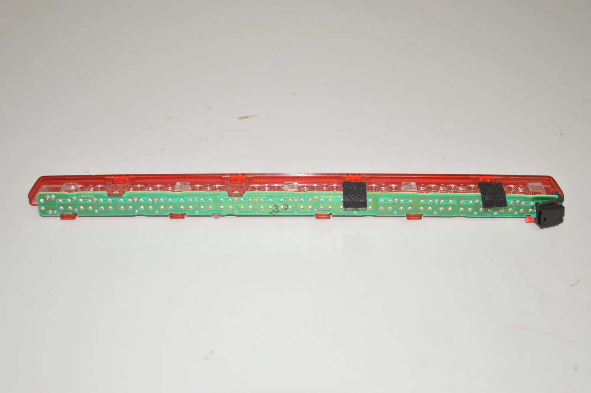 Rear Third Brake Stop Light – OEM 8379691 · BMW 7 (E65, E66, E67) 745 i, Li 2004 – 2