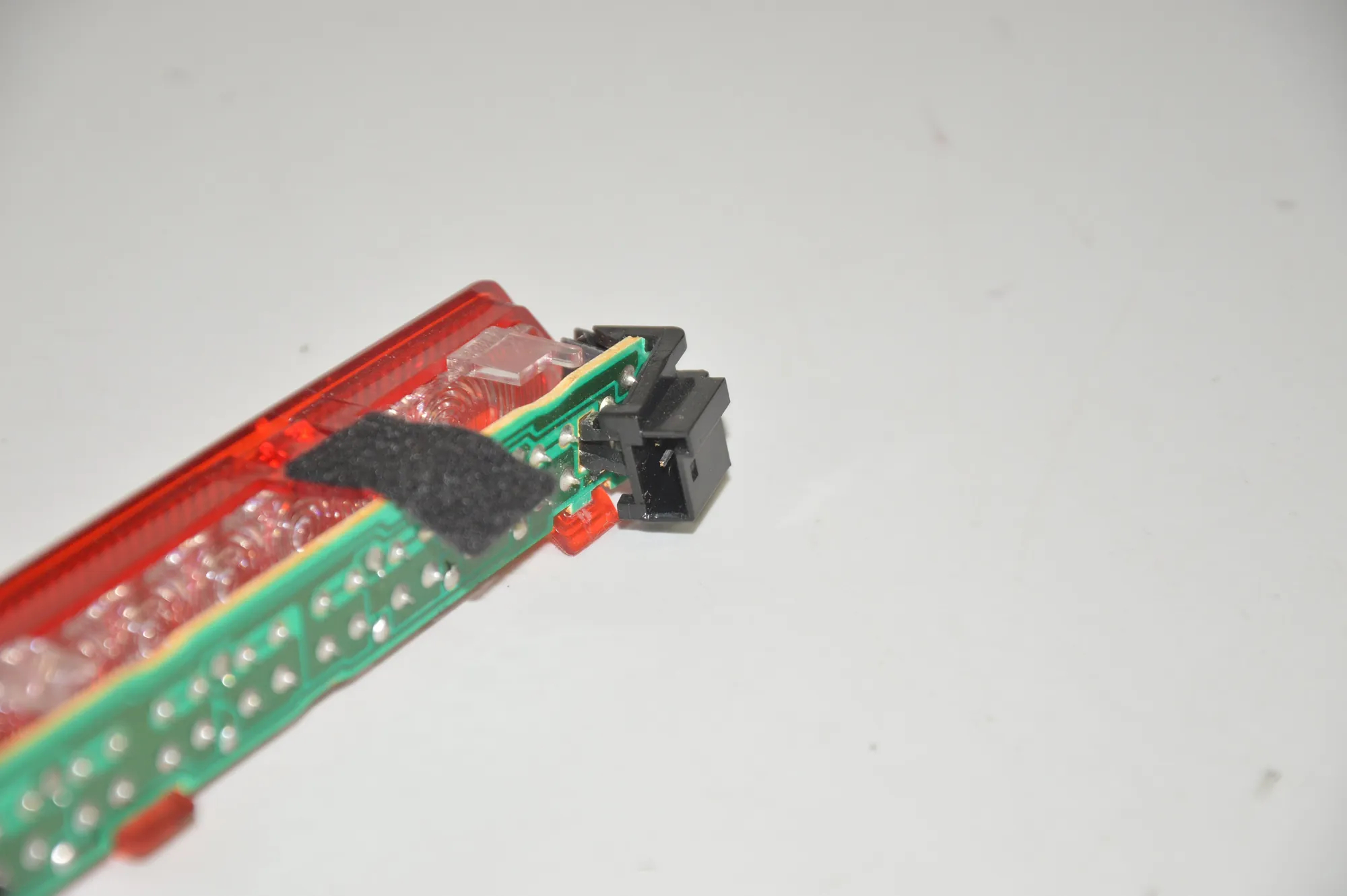 Rear Third Brake Stop Light – OEM 8379691 · BMW 7 (E65, E66, E67) 745 i, Li 2004 – 3