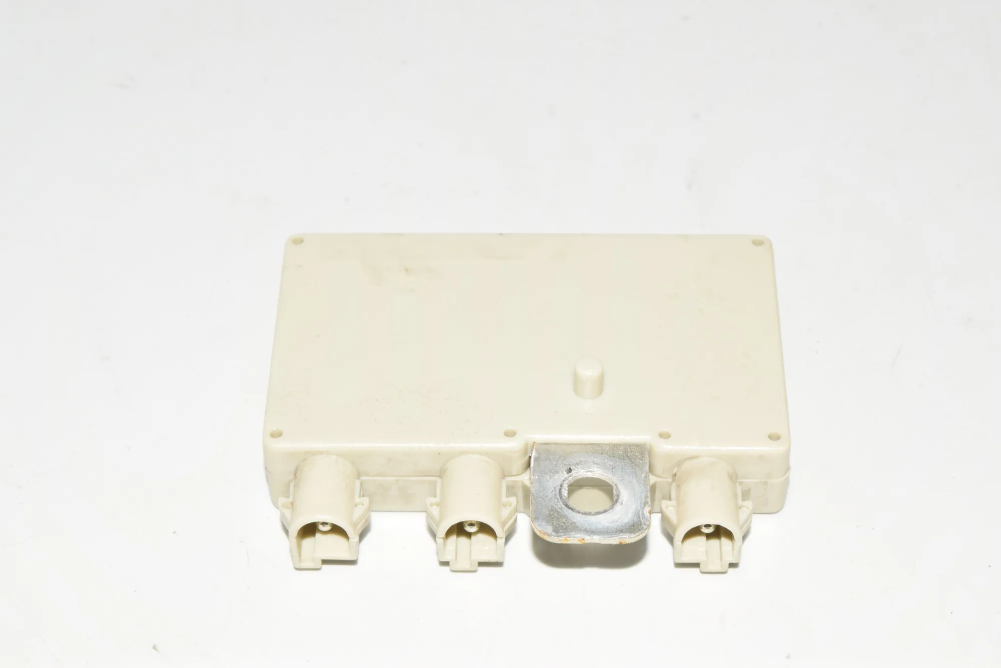 Antenna Amplifier – OEM 8368205 · BMW 7 (E65, E66, E67) 745 i, Li 2004 – 4