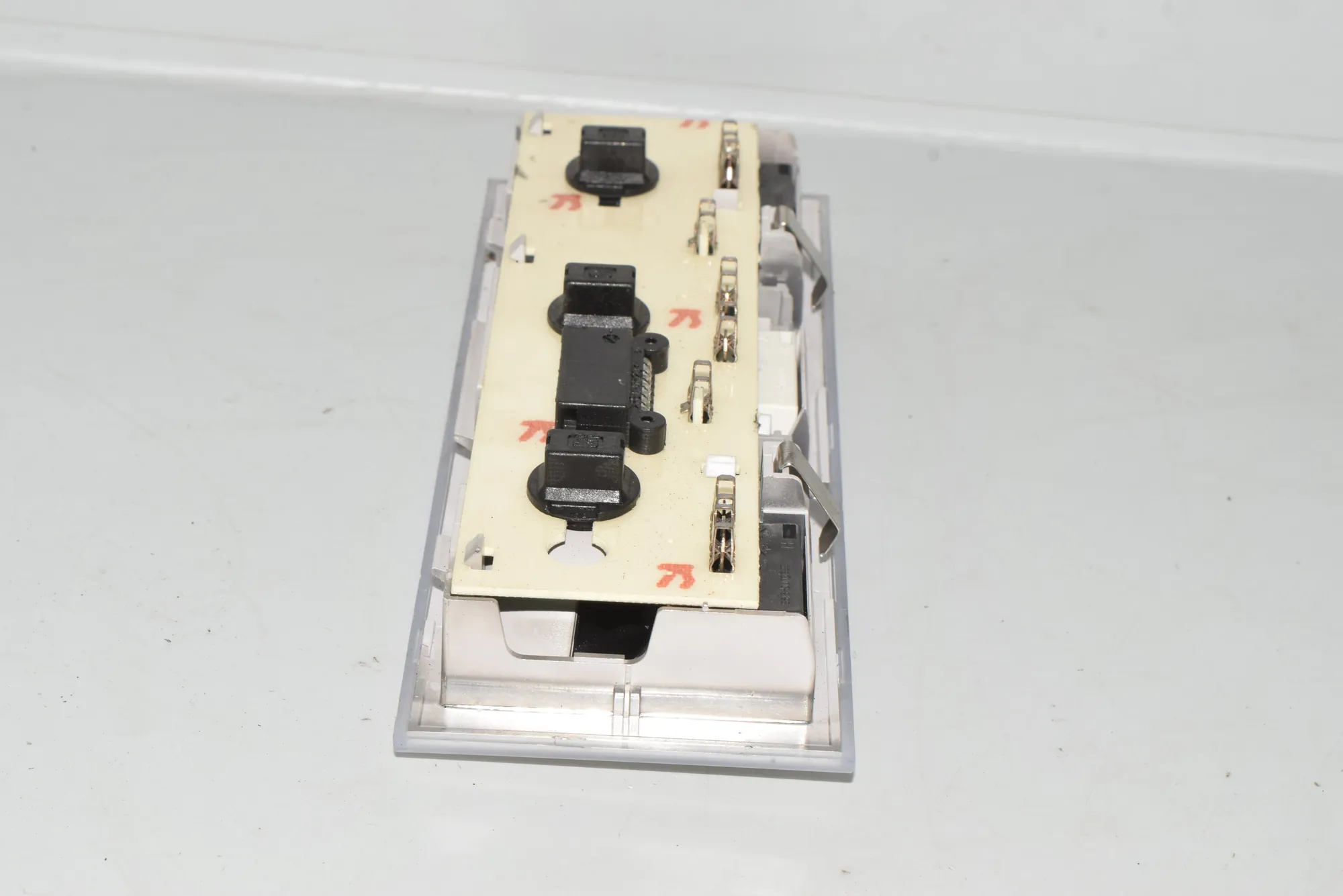 Interior Lighting – OEM 8379699 · BMW 7 (E65, E66, E67) 745 i, Li 2004 – 3