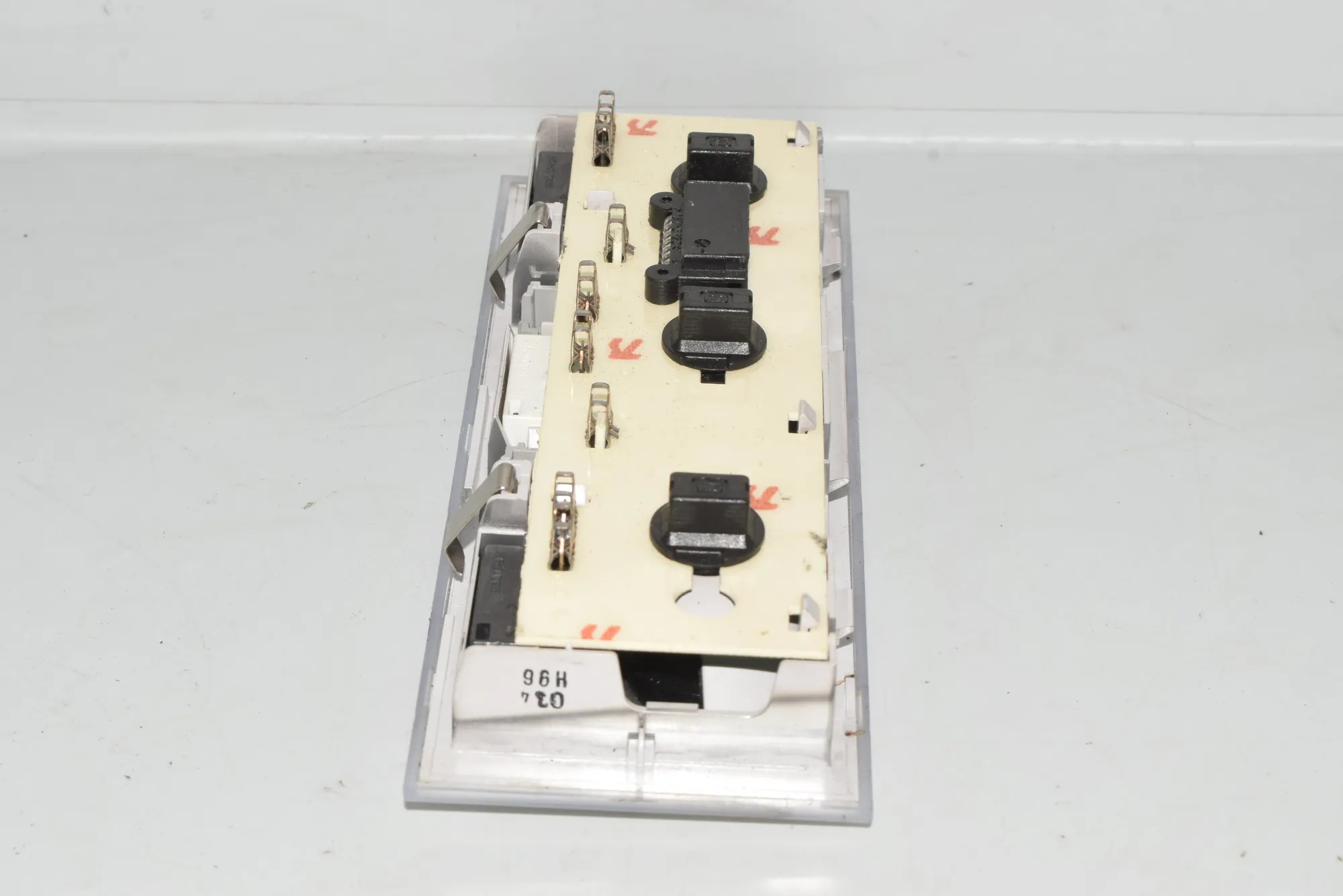 Interior Lighting – OEM 8379699 · BMW 7 (E65, E66, E67) 745 i, Li 2004 – 4