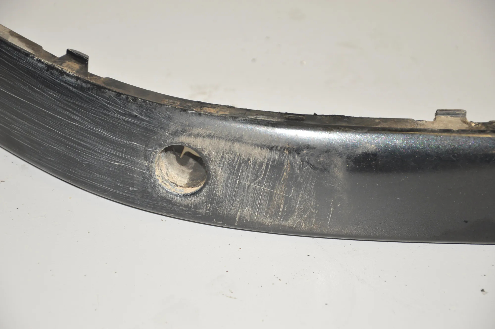 Front Right Bumper Molding – OEM 8240294 · BMW 7 (E65, E66, E67) 745 i, Li 2004 – 2