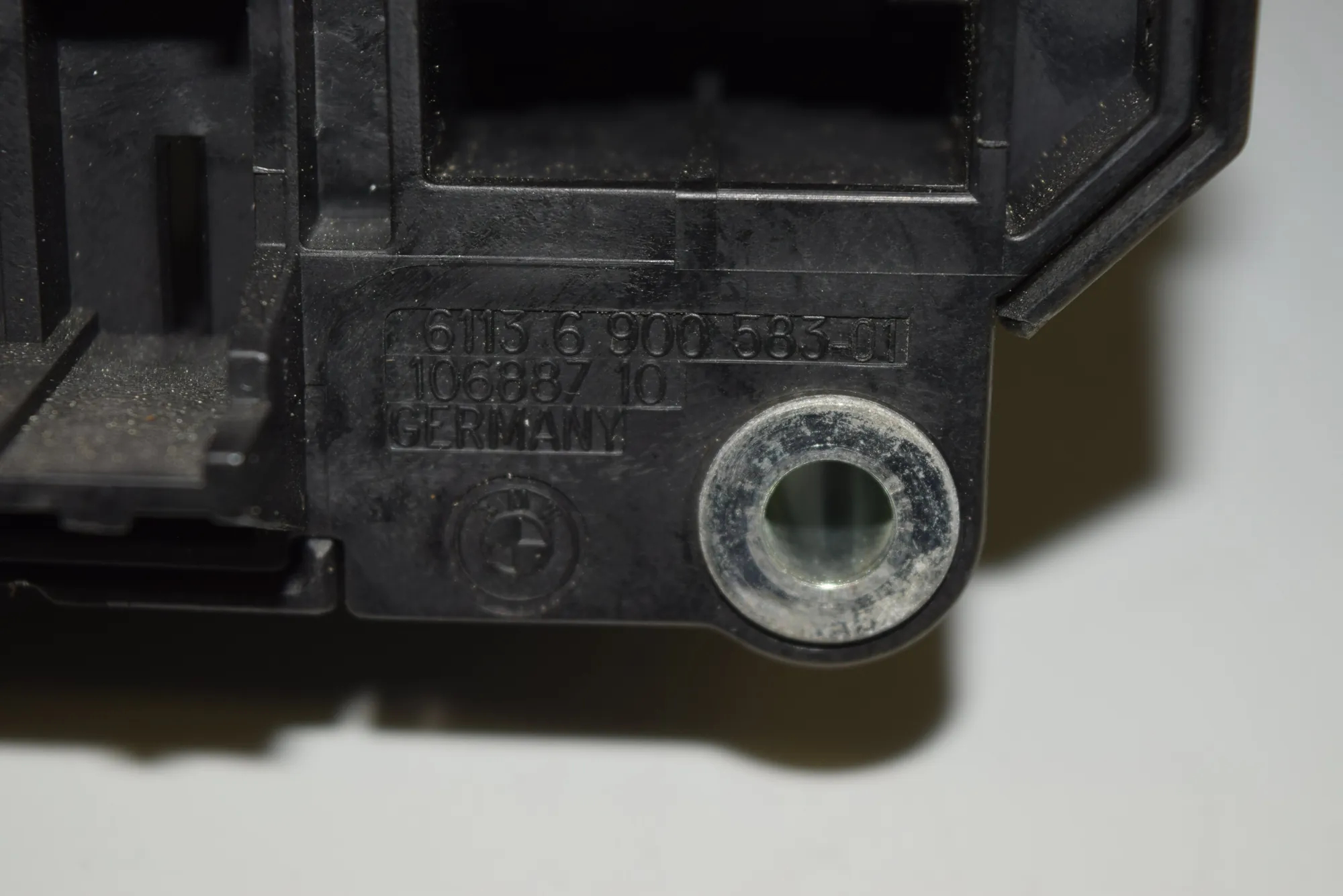 Fuse Box – OEM 6900583 · BMW 7 (E65, E66, E67) 745 i, Li 2004 – 5