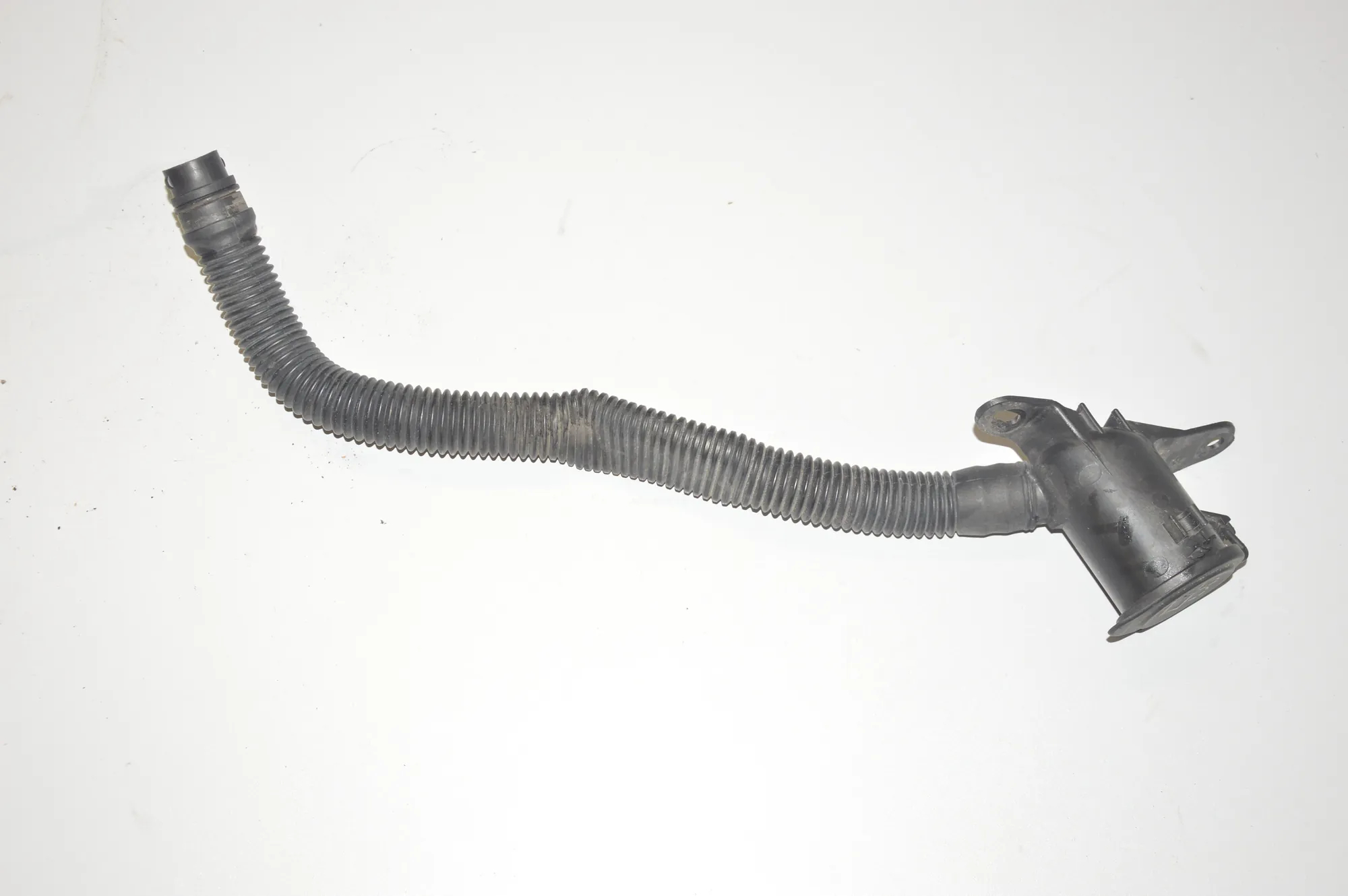 Pipe Hose – OEM 7009125 · BMW 7 (E65, E66, E67) 745 i, Li 2004 – 2
