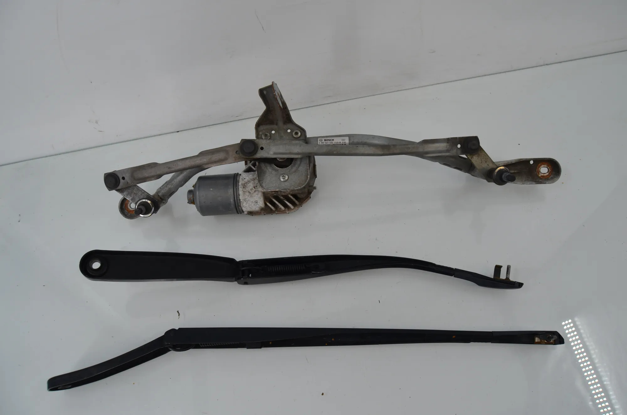 Front Windshield Wiper Mechanism – OEM 7306266 · BMW 5 Touring (F11) 530 d 2012 – 3