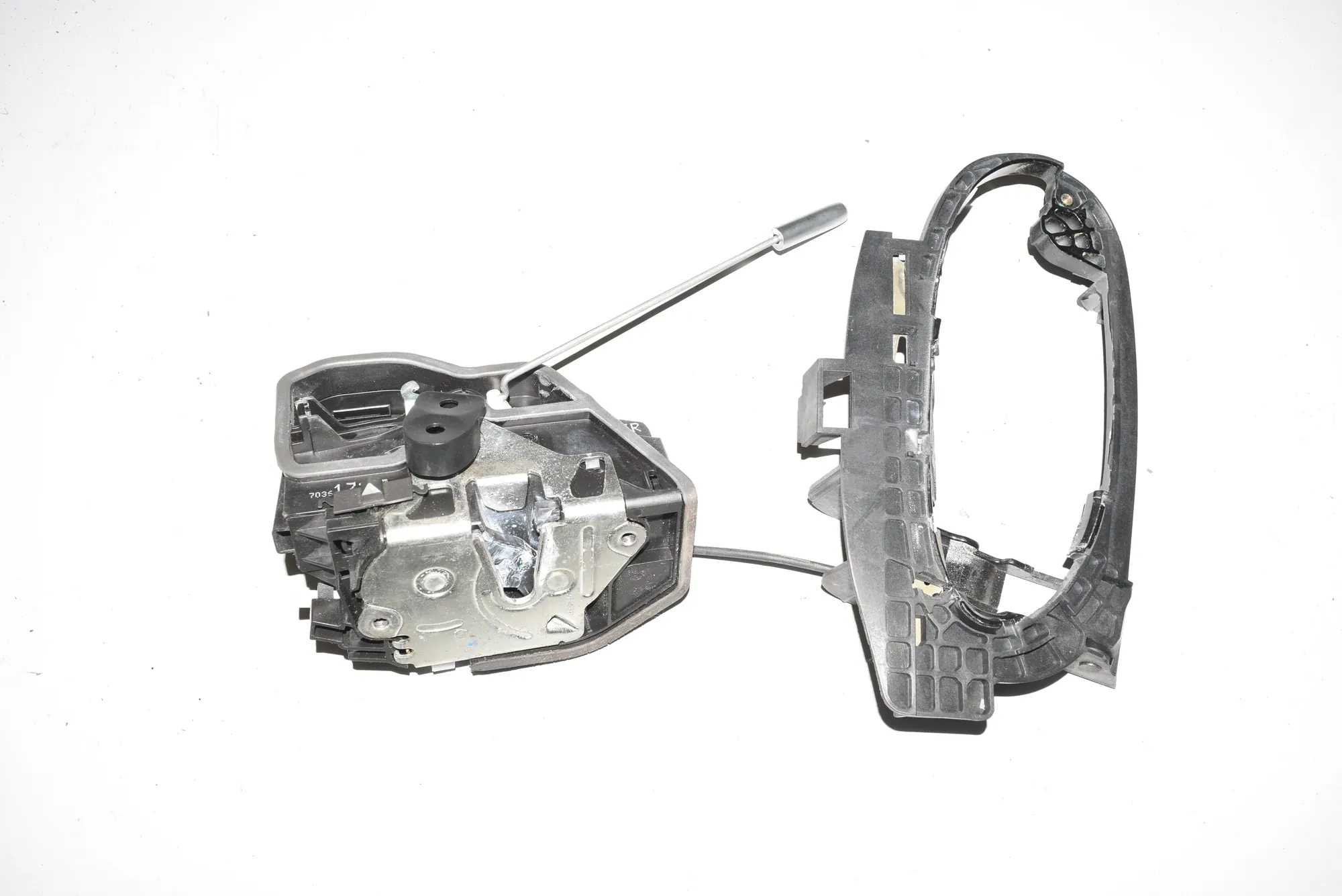 Rear Right Door Lock – OEM 7036172 · BMW 7 (E65, E66, E67) 745 i, Li 2004 – 2