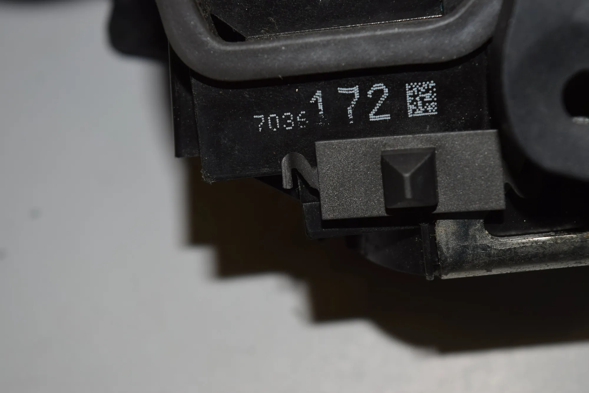 Rear Right Door Lock – OEM 7036172 · BMW 7 (E65, E66, E67) 745 i, Li 2004 – 5