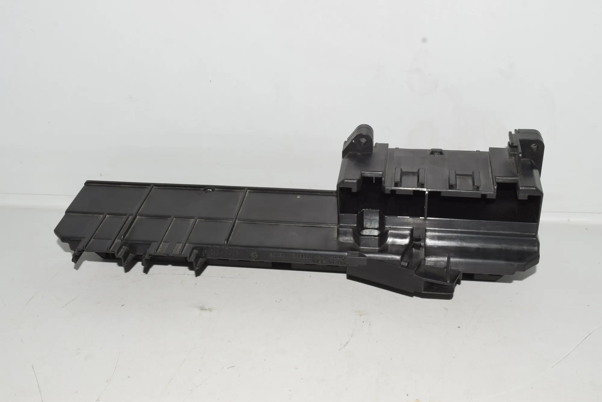 Fuse Box – OEM 6957330 · BMW 5 Touring (E61) 525 i 2005 – 3