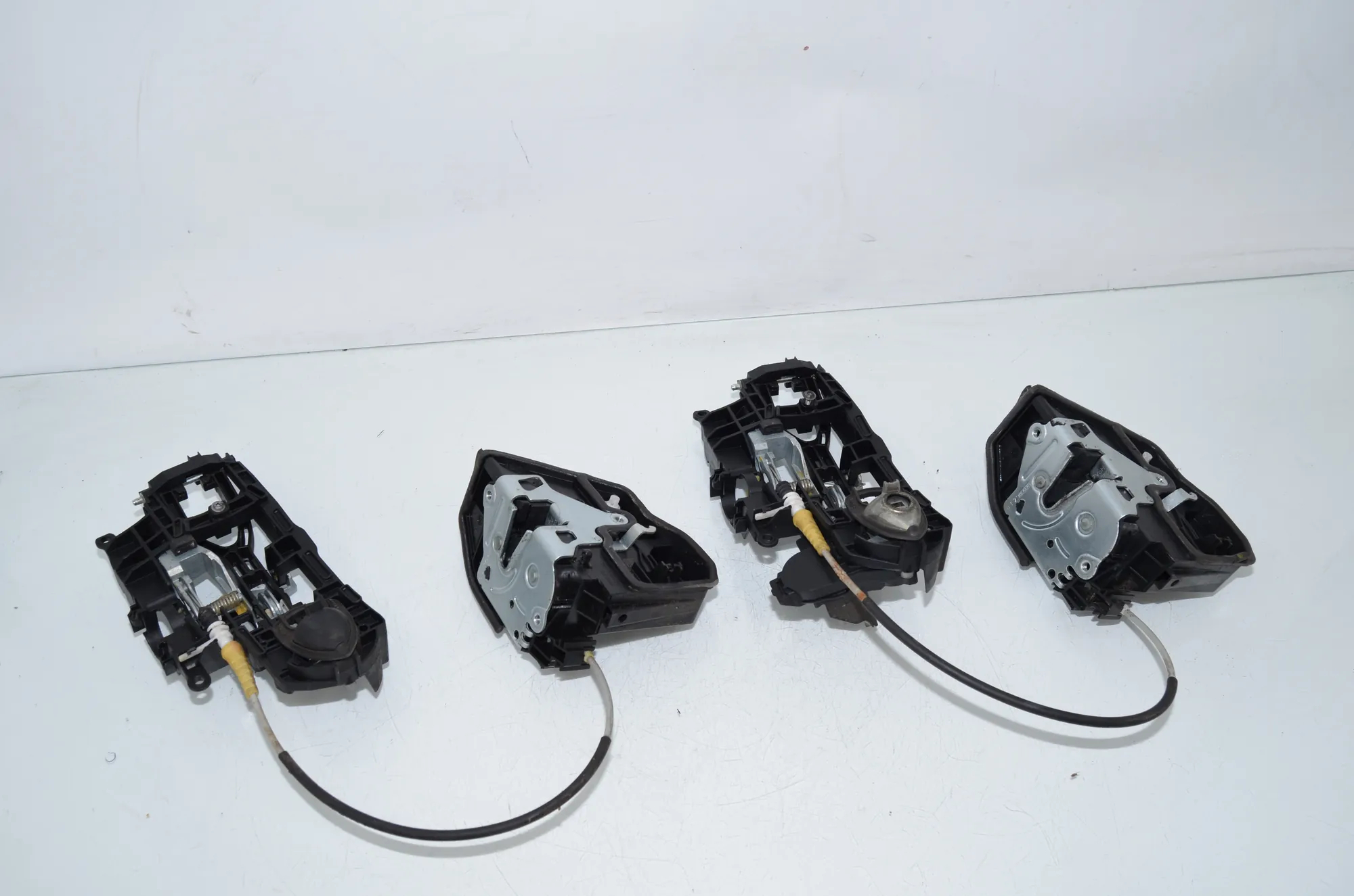 Front Left Door Lock – OEM 7229461 · BMW 5 Touring (F11) 530 d 2012