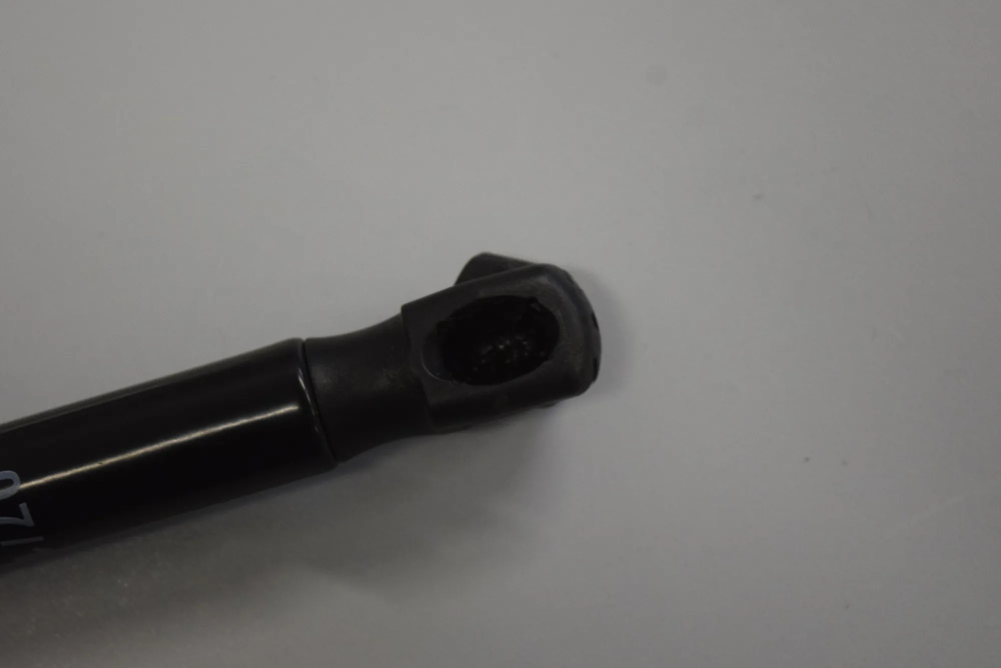 Front Left Bonnet Strut – OEM 7309117 · BMW 5 Touring (F11) 520 d 2013 – 4