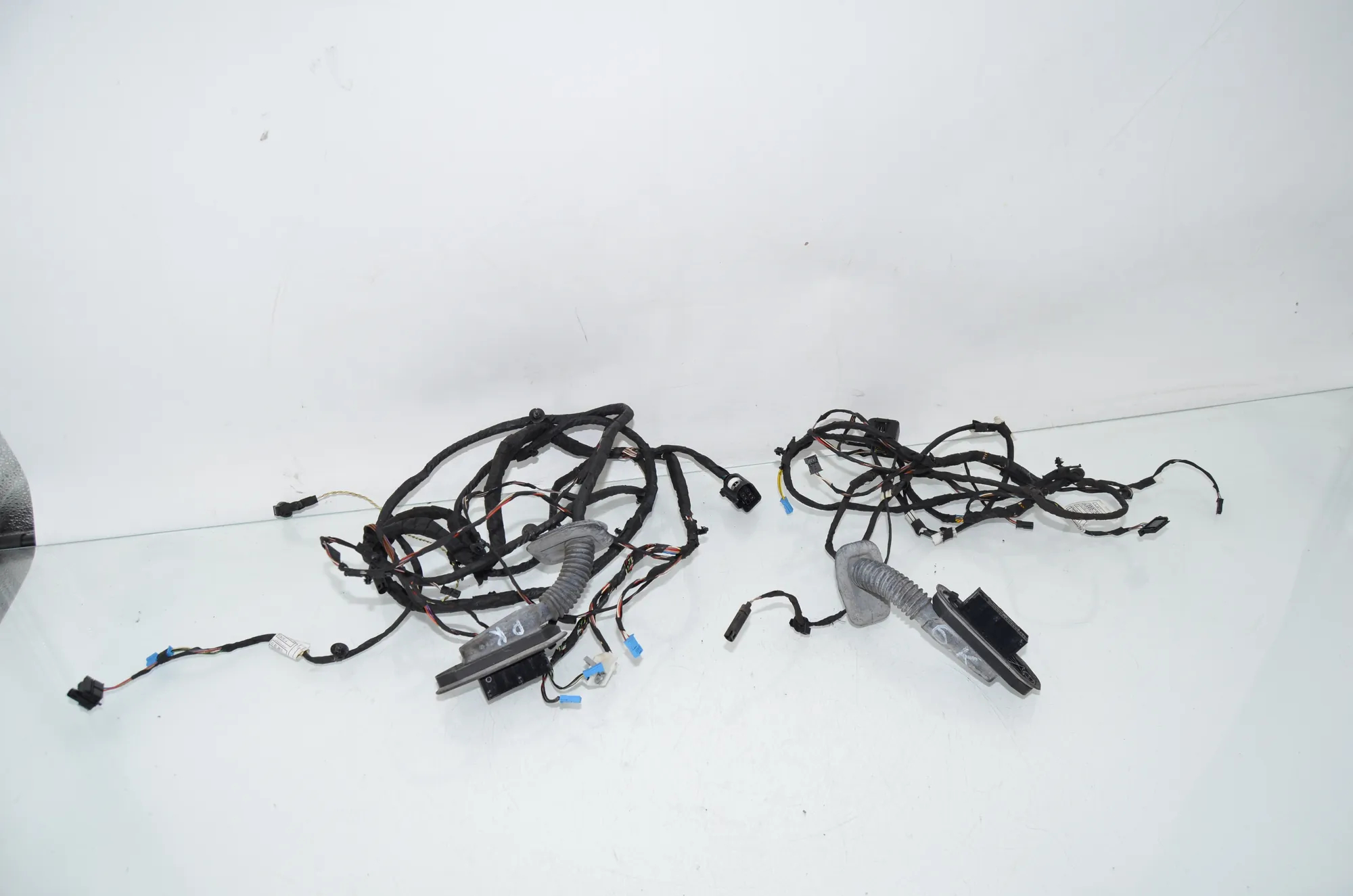Front Left Door Wiring – OEM 9255986 · BMW 5 Touring (F11) 530 d 2012