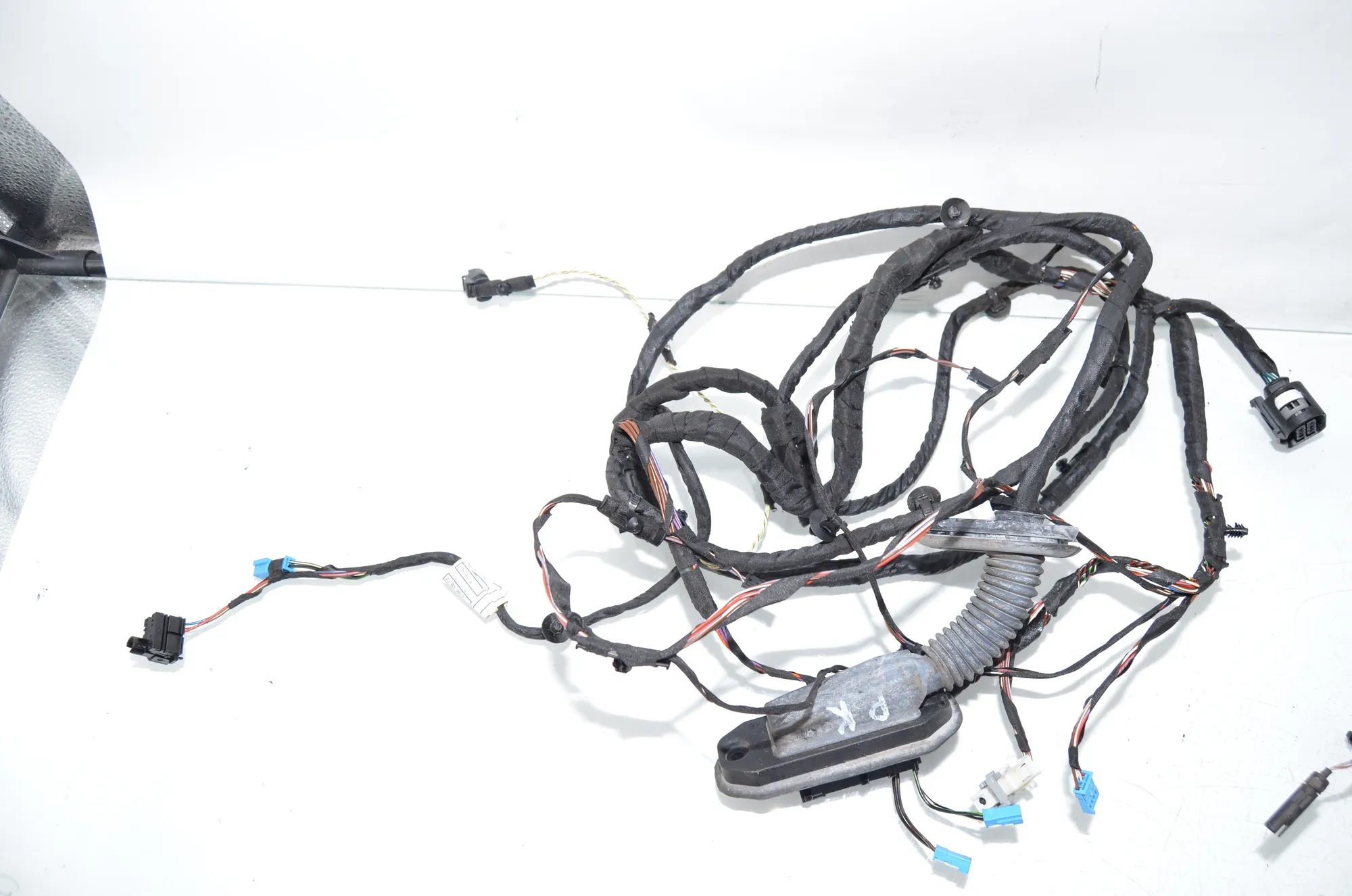 Front Left Door Wiring – OEM 9255986 · BMW 5 Touring (F11) 530 d 2012 – 5