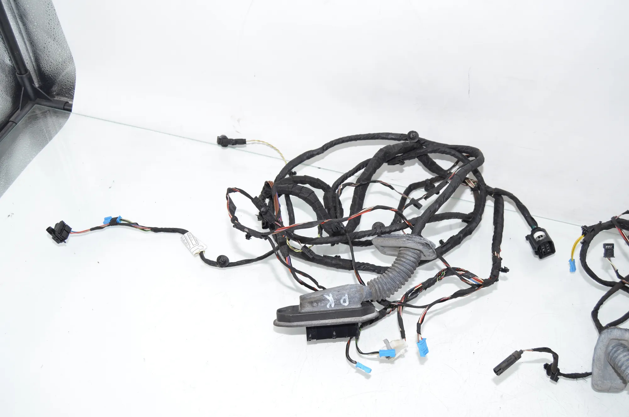 Front Left Door Wiring – OEM 9255986 · BMW 5 Touring (F11) 530 d 2012 – 2