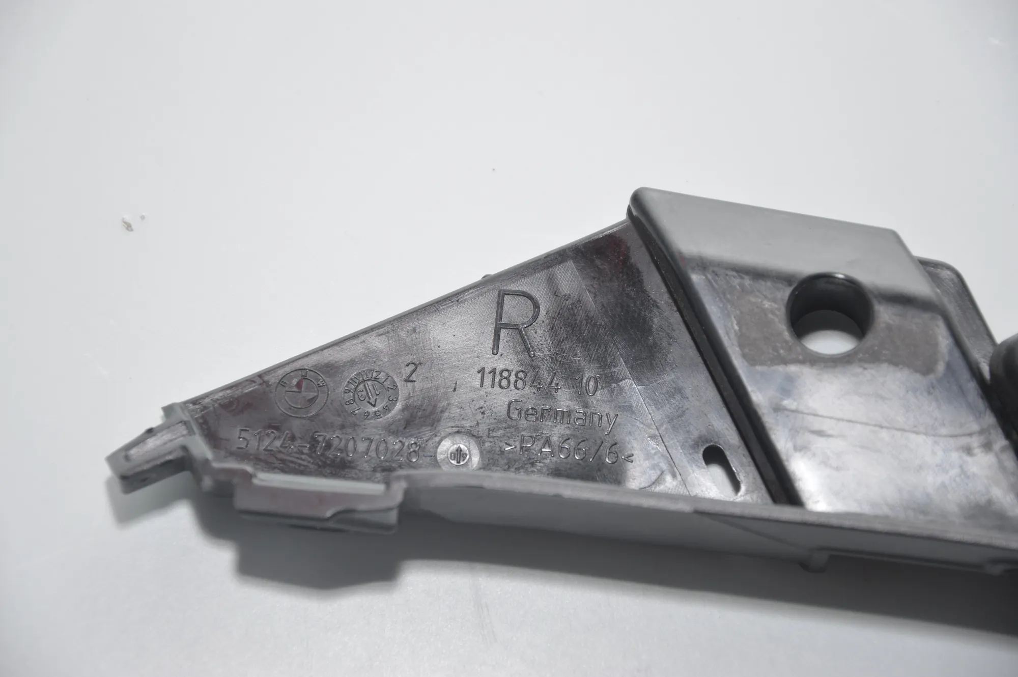 Other Body Parts – OEM 7207028 · BMW 5 Touring (F11) 520 d 2013 – 9