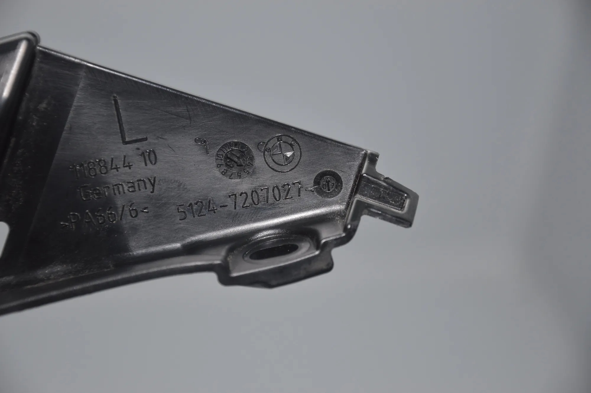 Other Body Parts – OEM 7207028 · BMW 5 Touring (F11) 520 d 2013 – 10