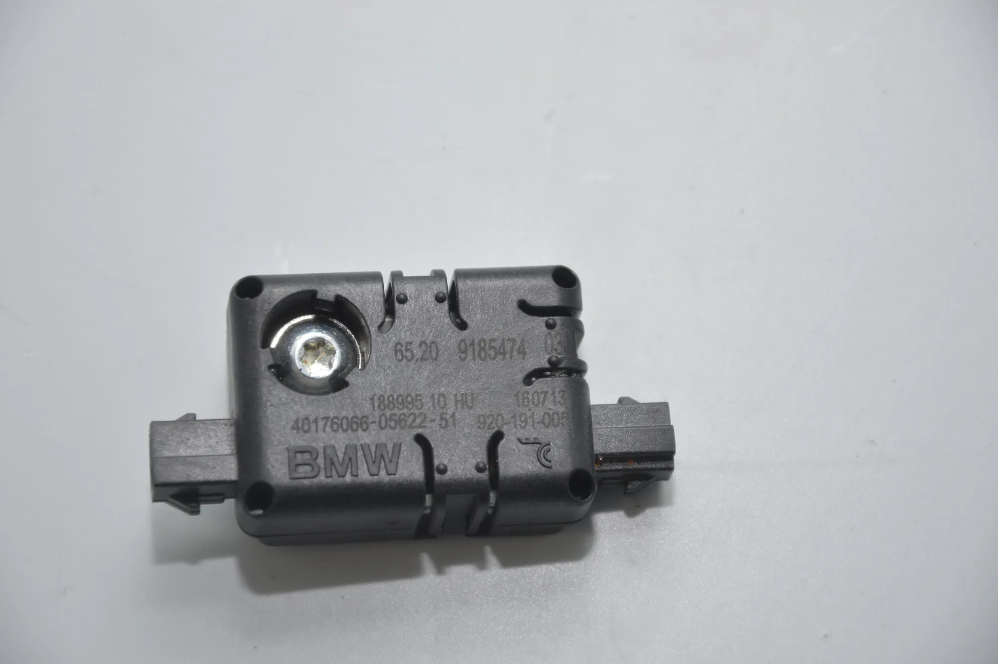 Antenna – OEM 9185474 · BMW 5 Touring (F11) 520 d 2013 – 5