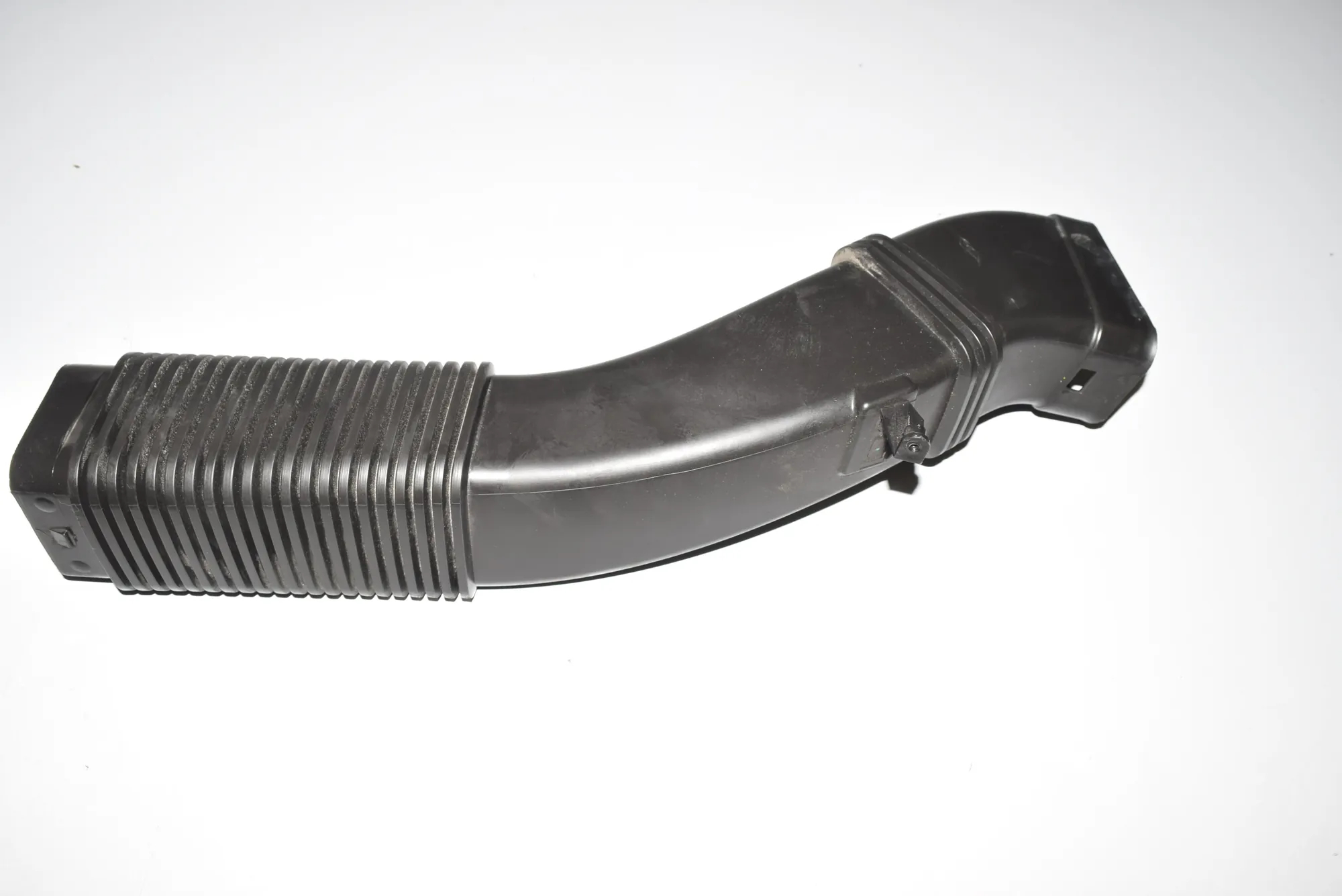 Other Engine Compartment Parts – OEM 7811597 · BMW 5 Touring (F11) 520 d 2013 – 4