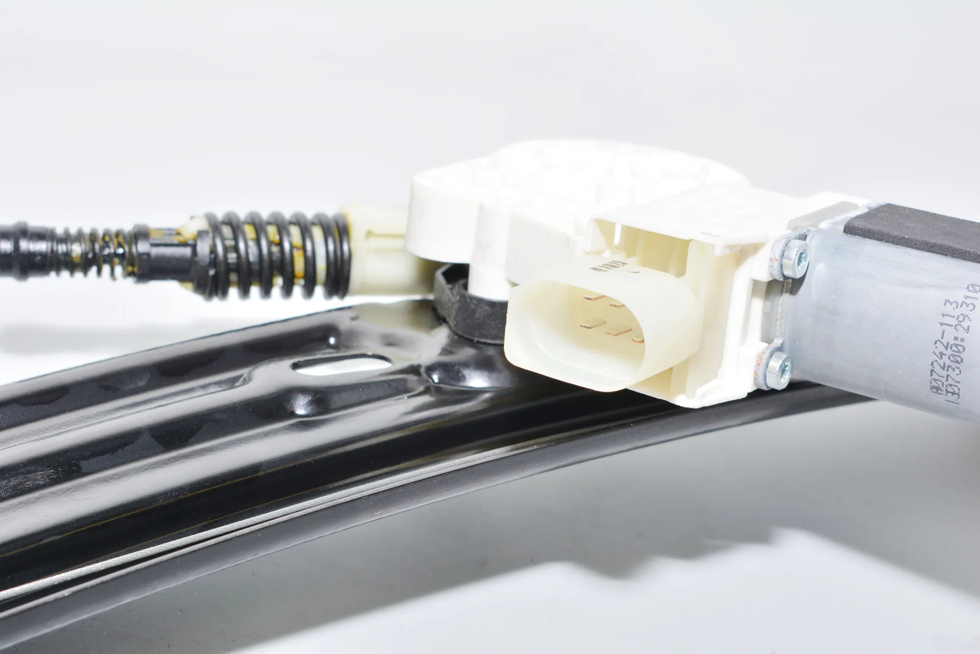 Rear Right Door Window Regulator – OEM 7102774 · BMW 5 Touring (F11) 520 d 2013 – 3