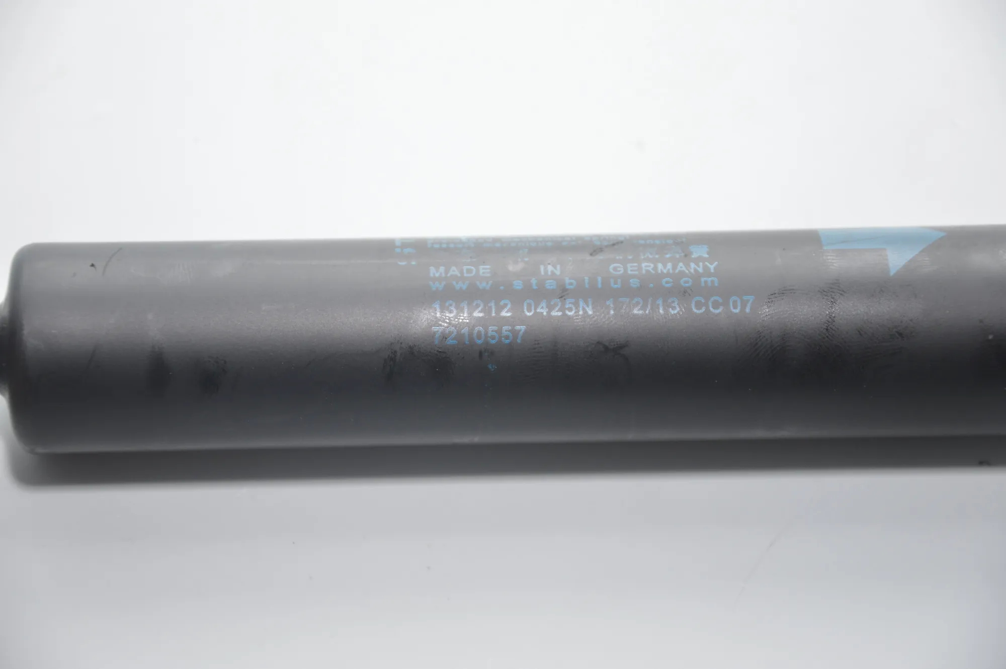 Right Side Tailgate Gas Strut – OEM 7210557 · BMW 5 Touring (F11) 520 d 2013 – 4