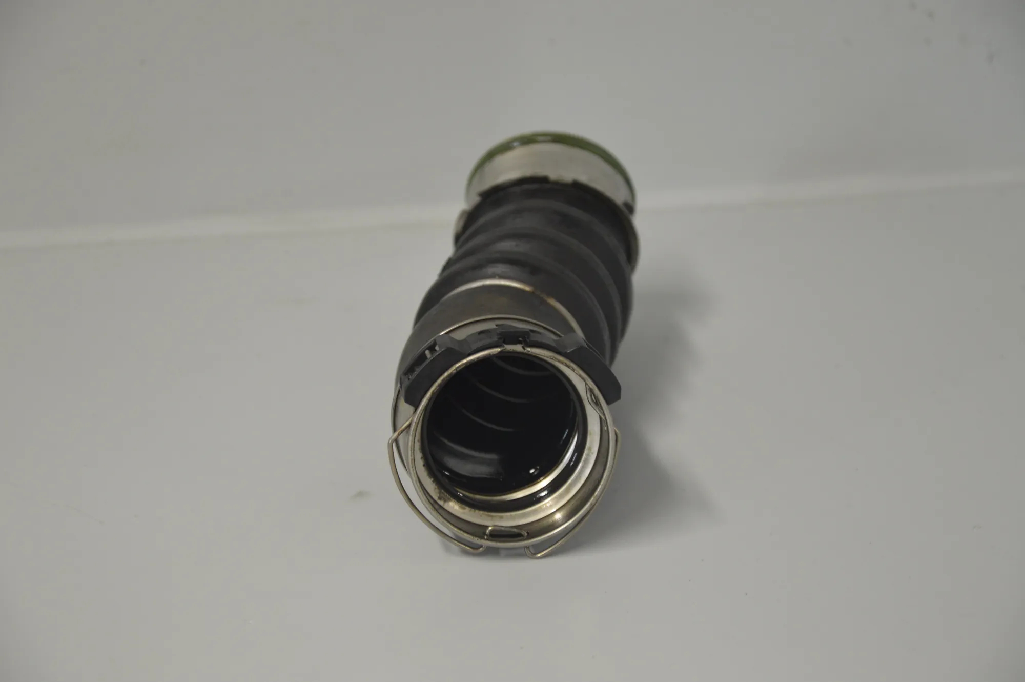 Right Side Intercooler Hose – OEM 7797480 · BMW 1 (E87) 118 d 2010 – 2