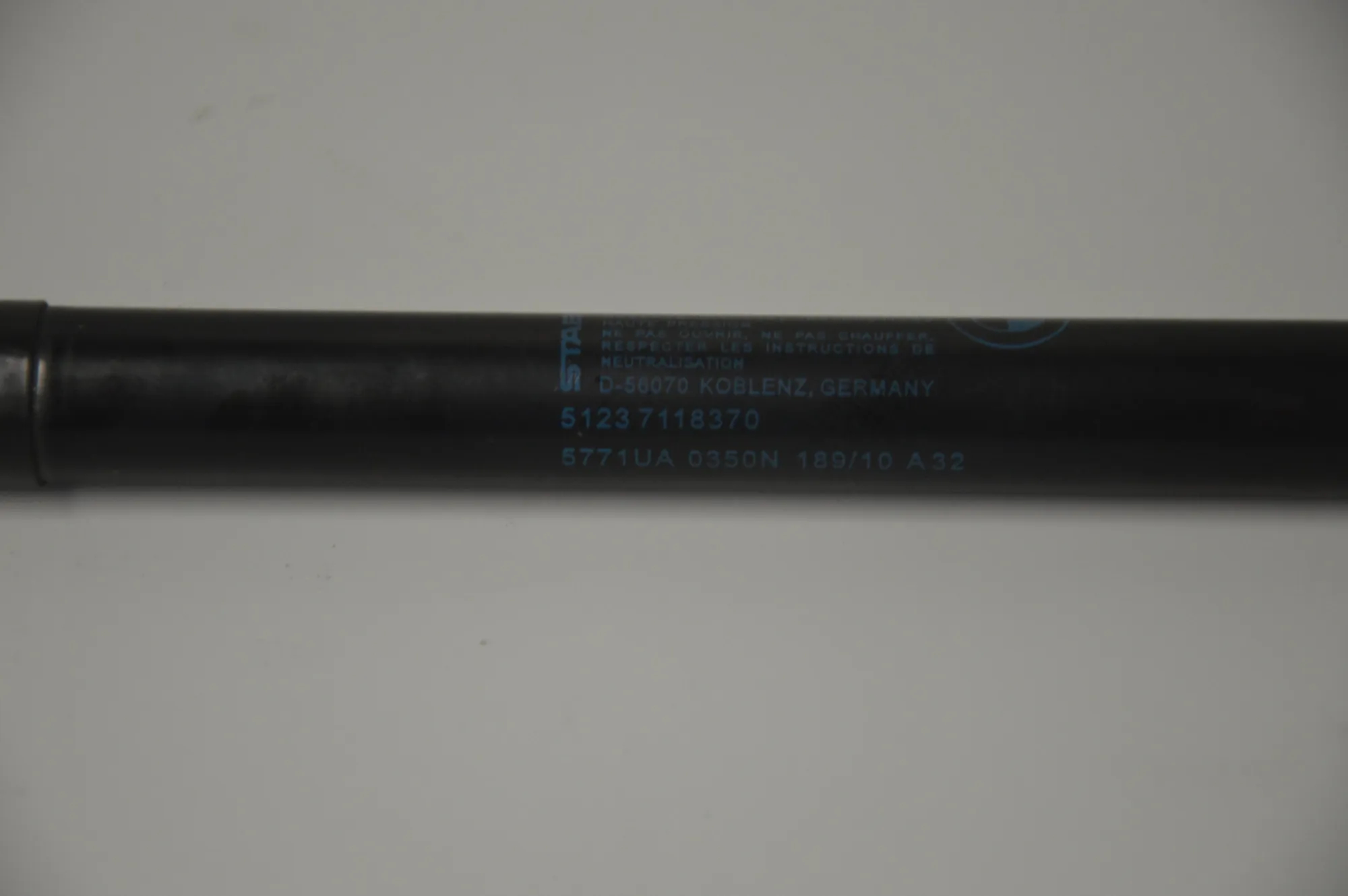 Front Right Bonnet Strut – OEM 7118370 · BMW 1 (E87) 118 d 2010 – 2