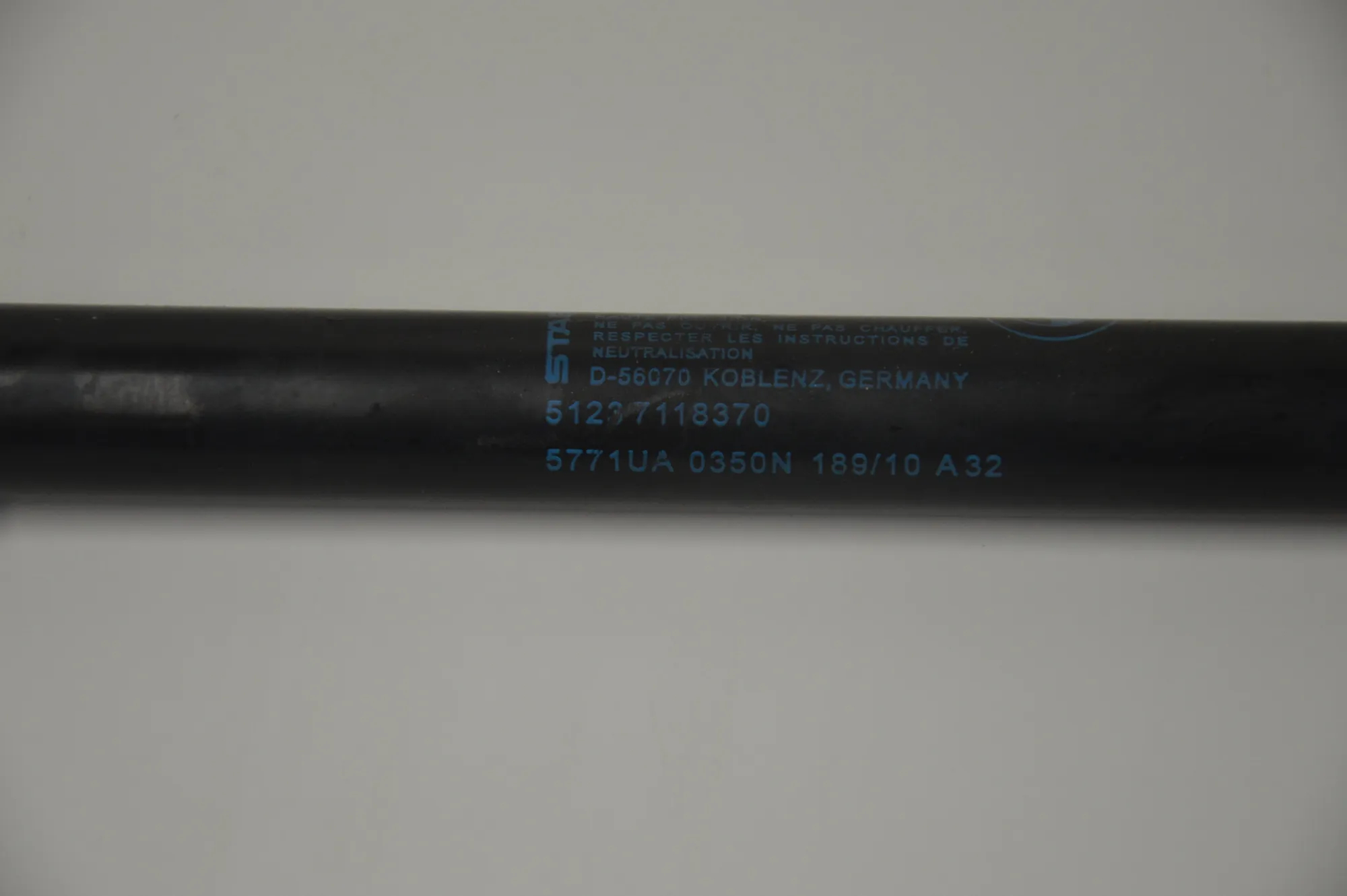 Front Left Bonnet Strut – OEM 7118370 · BMW 1 (E87) 118 d 2010 – 2