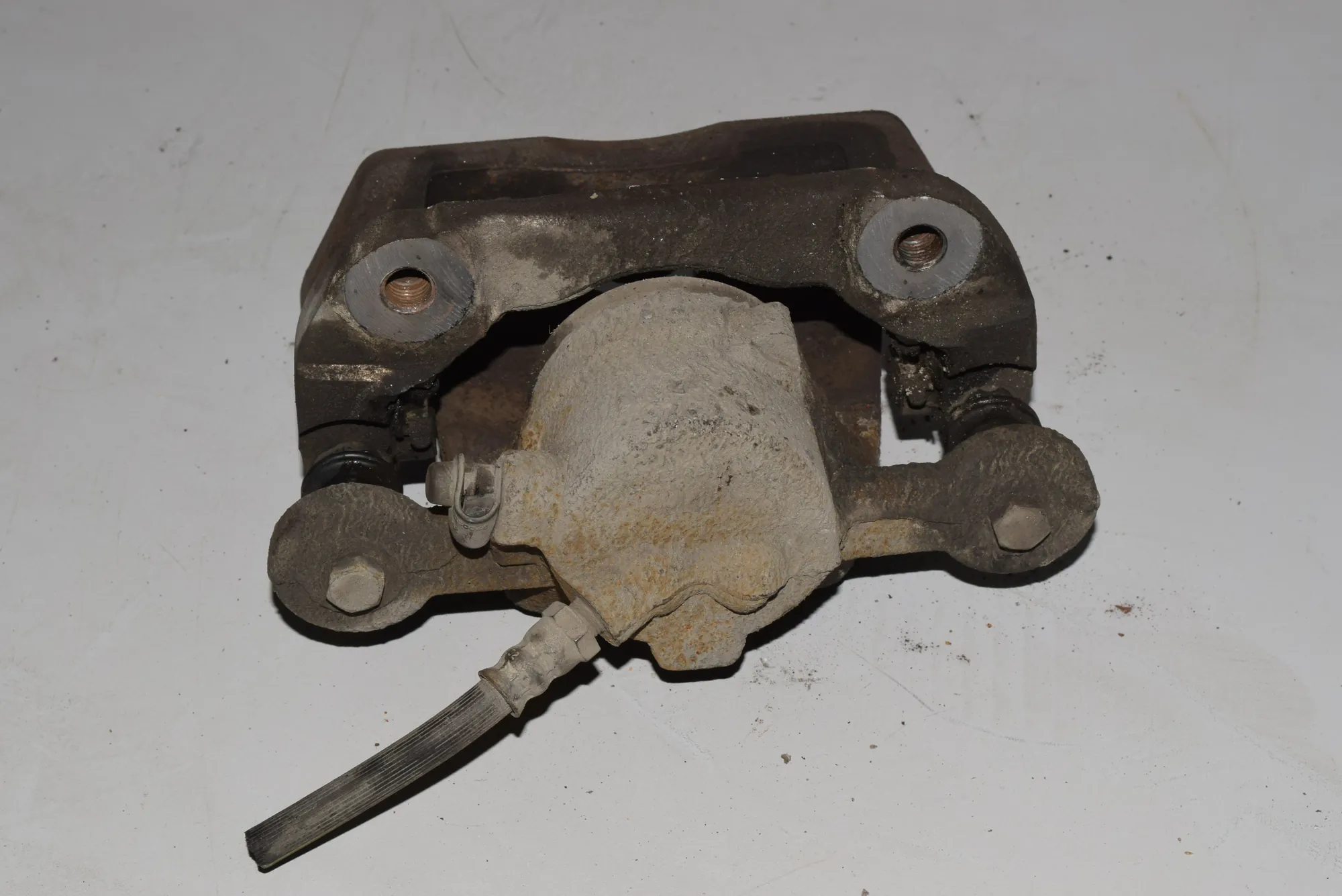 Front Left Brake Caliper · BMW 1 (E87) 118 d 2010 – 3