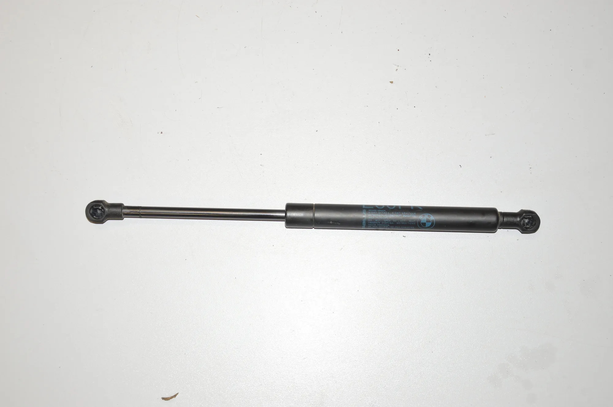 Front Left Bonnet Strut – OEM 7008745 · BMW 5 (E60) 523 i 2005 – 2