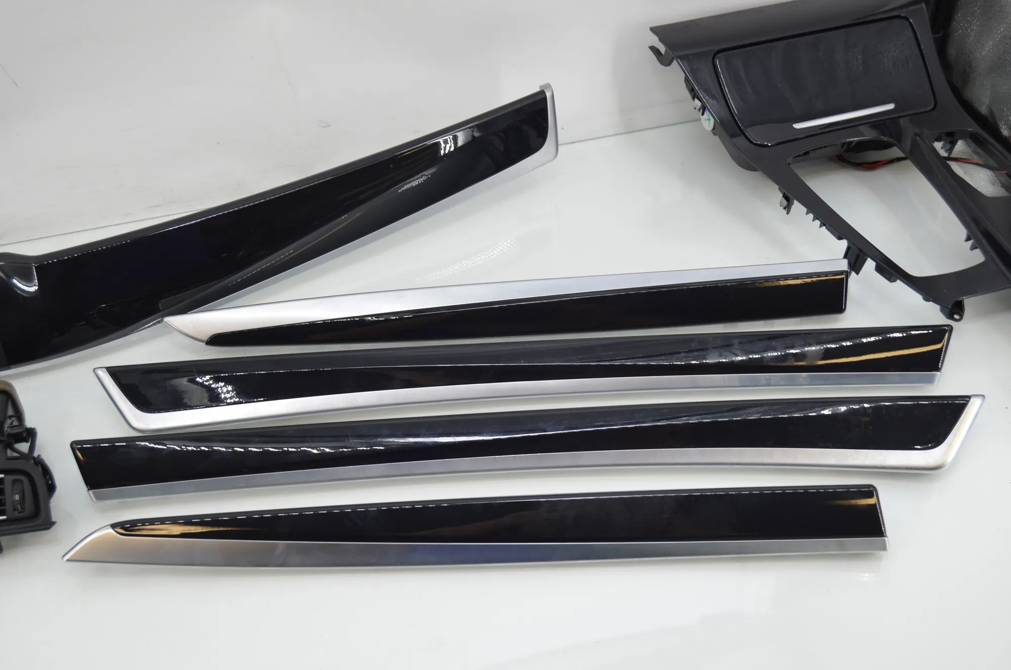 Interior Trim Strips Kit – OEM 9171779 · BMW 5 Touring (F11) 530 d 2012 – 2