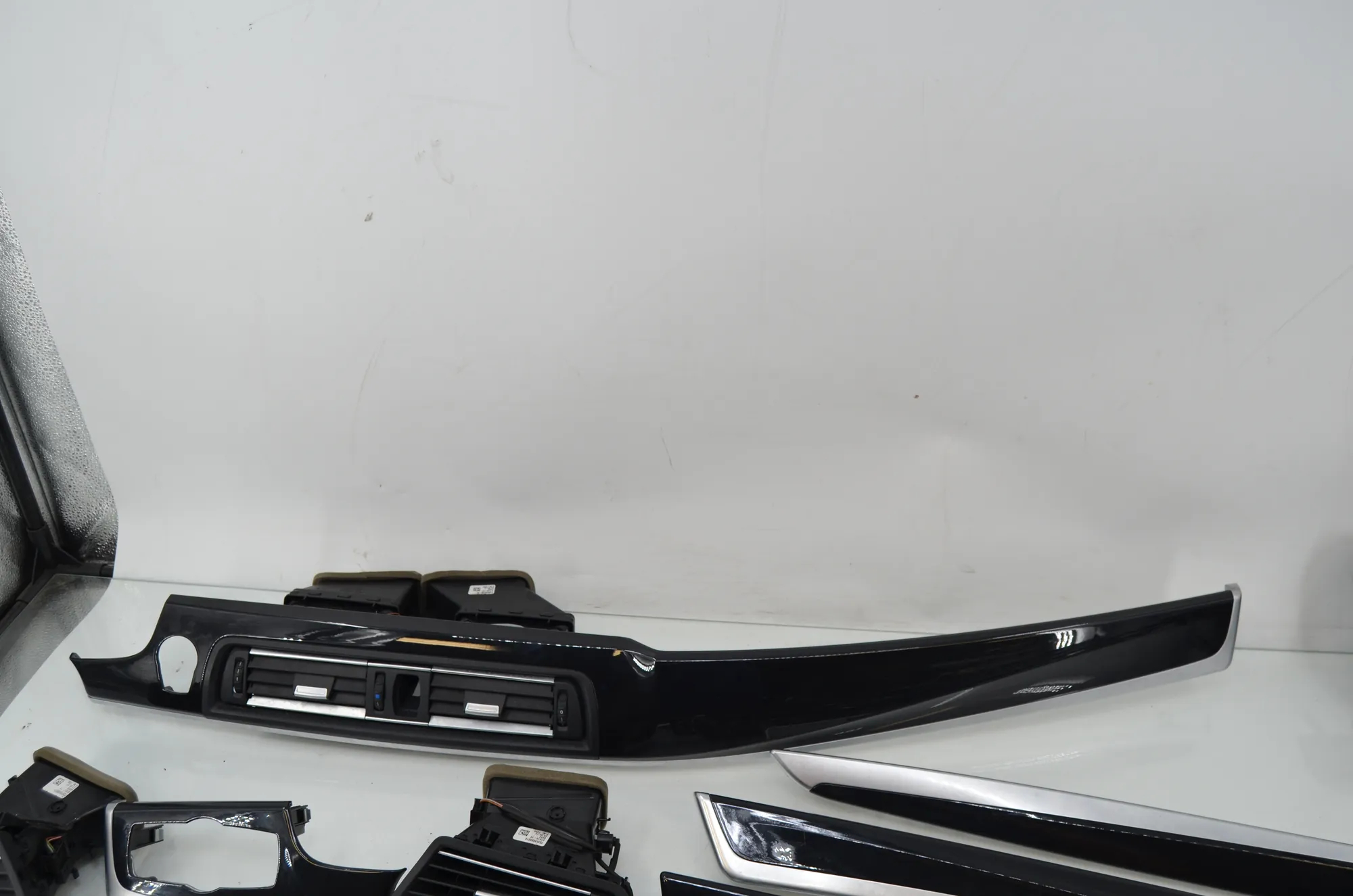 Interior Trim Strips Kit – OEM 9171779 · BMW 5 Touring (F11) 530 d 2012 – 5