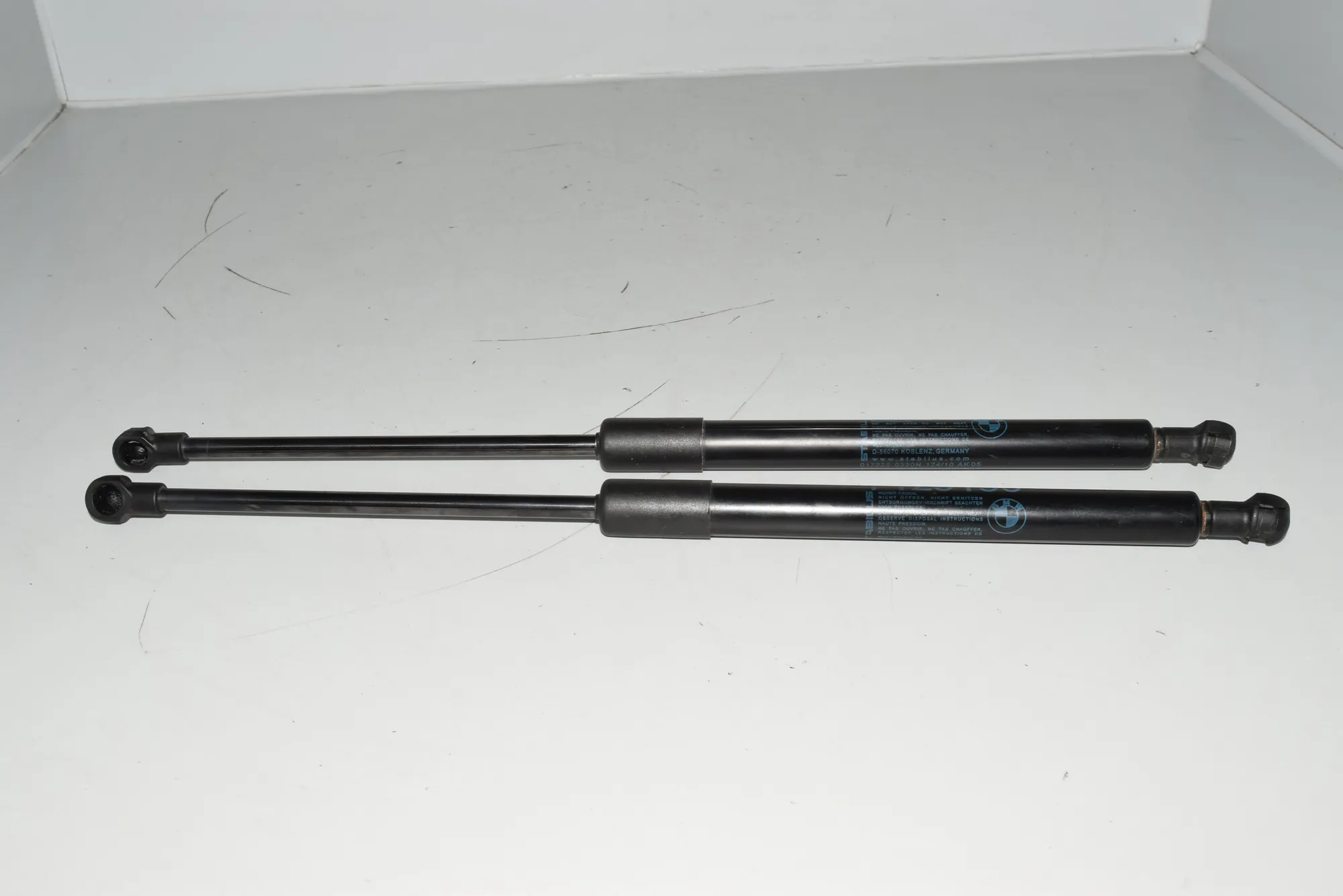 Front Right Bonnet Strut – OEM 7129190 · BMW 3 (E90) 325 d 2010 – 4