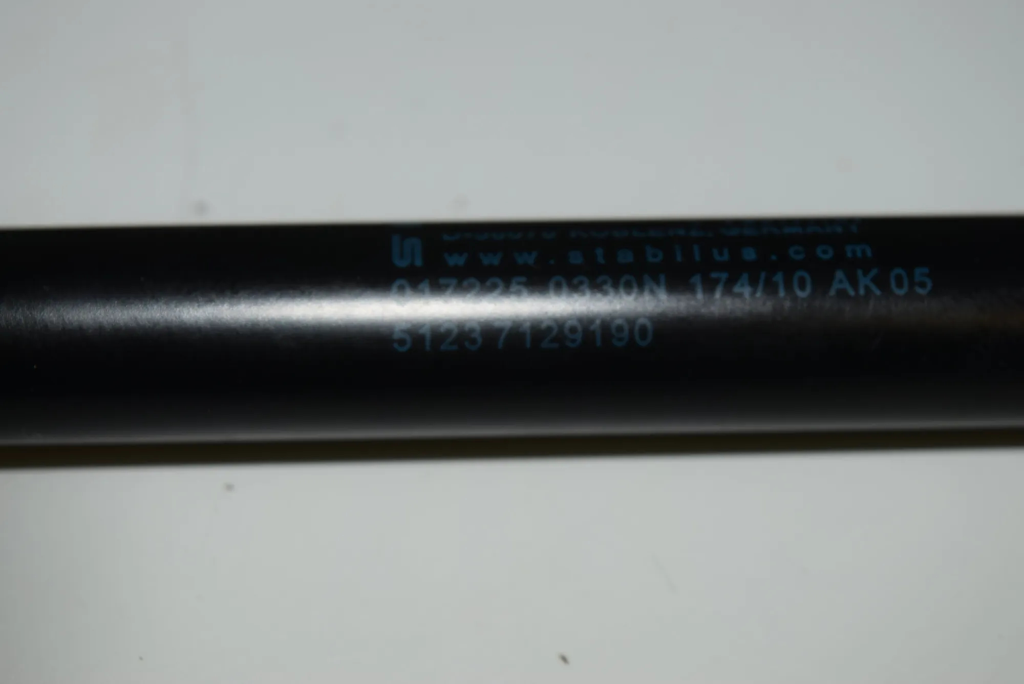 Front Right Bonnet Strut – OEM 7129190 · BMW 3 (E90) 325 d 2010 – 3