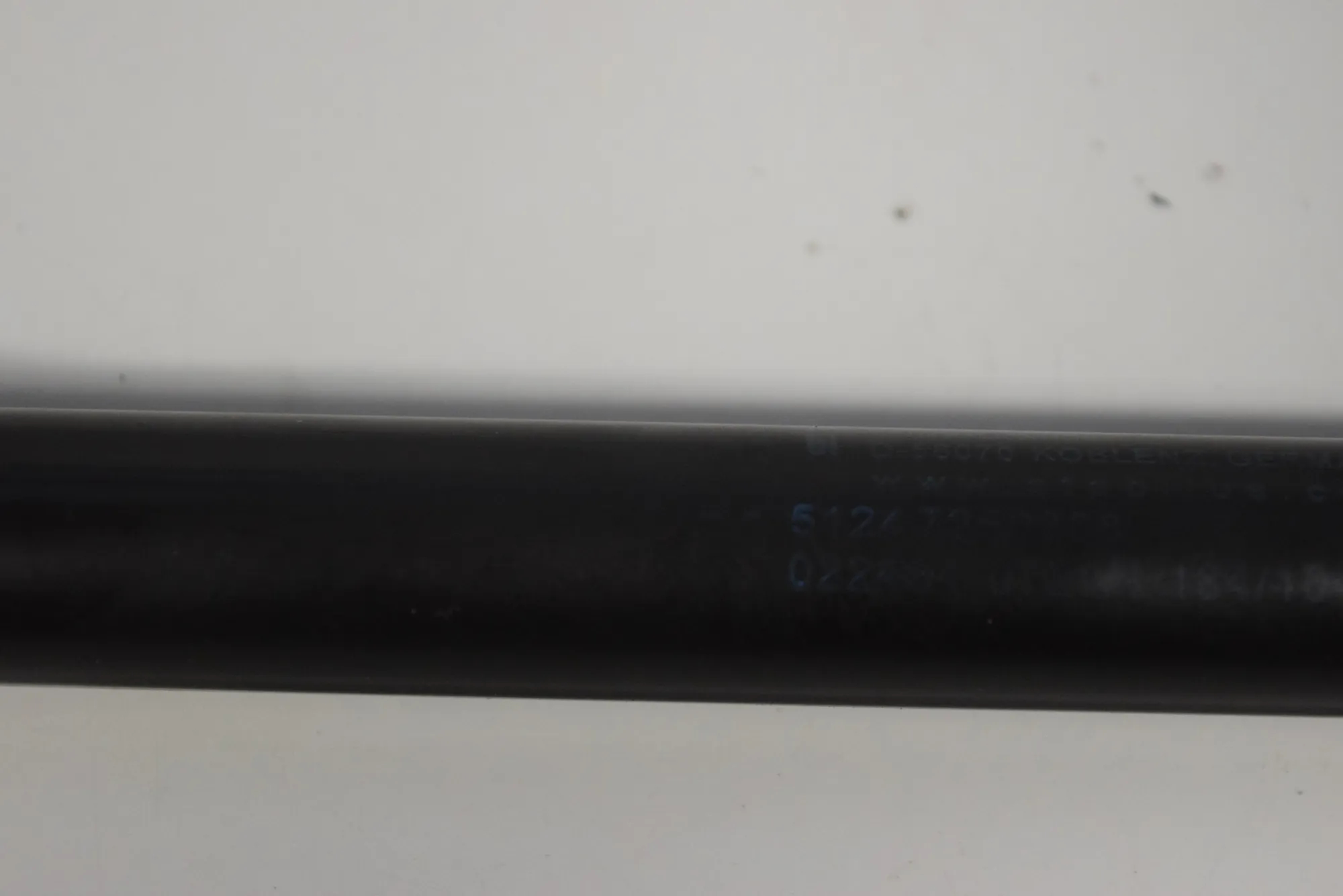 Left Side Tailgate Gas Strut – OEM 7250308 · BMW 3 (E90) 325 d 2010 – 4