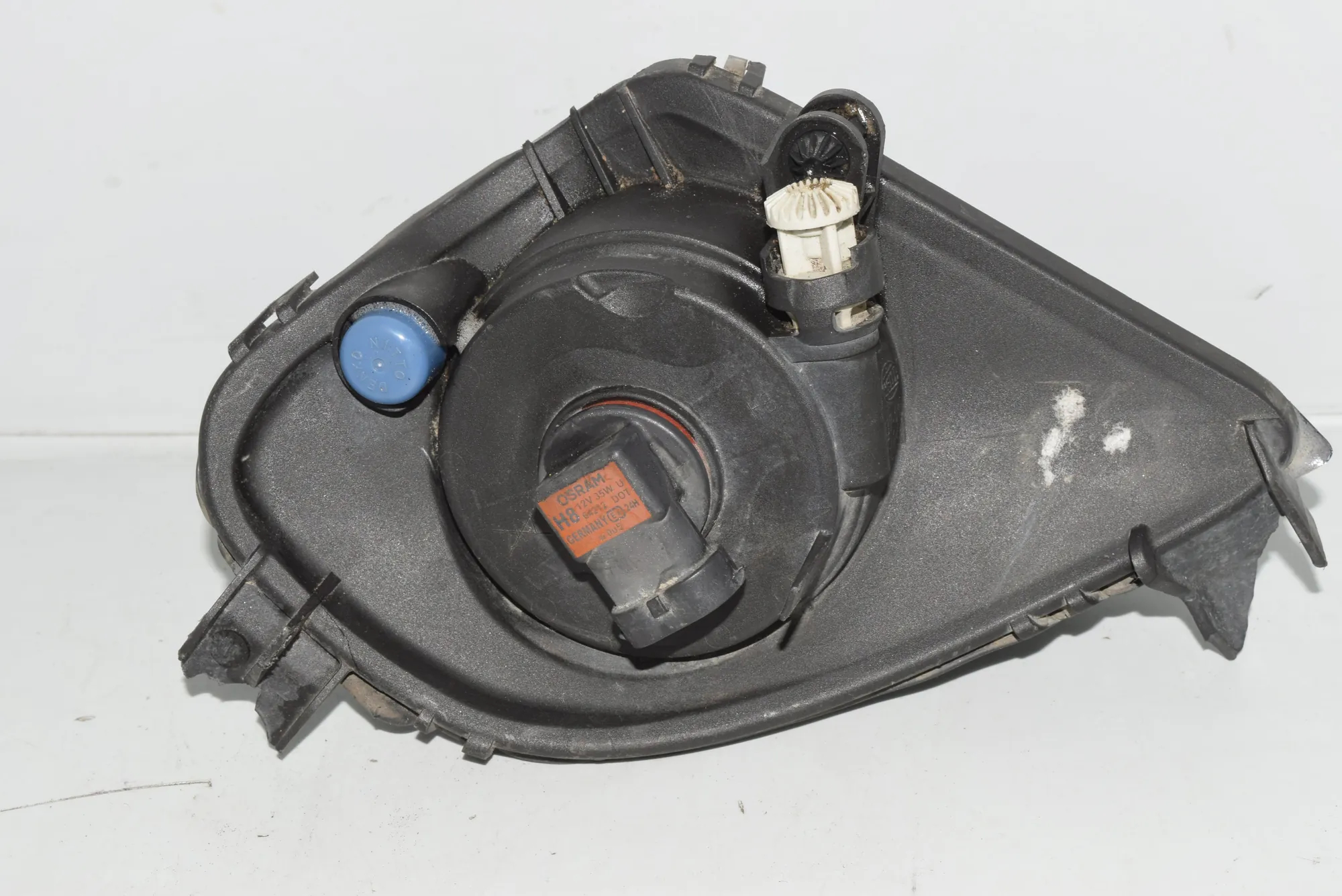 Front Left Fog Light – OEM 170037-01 · BMW 3 (E90) 325 d 2010 – 2