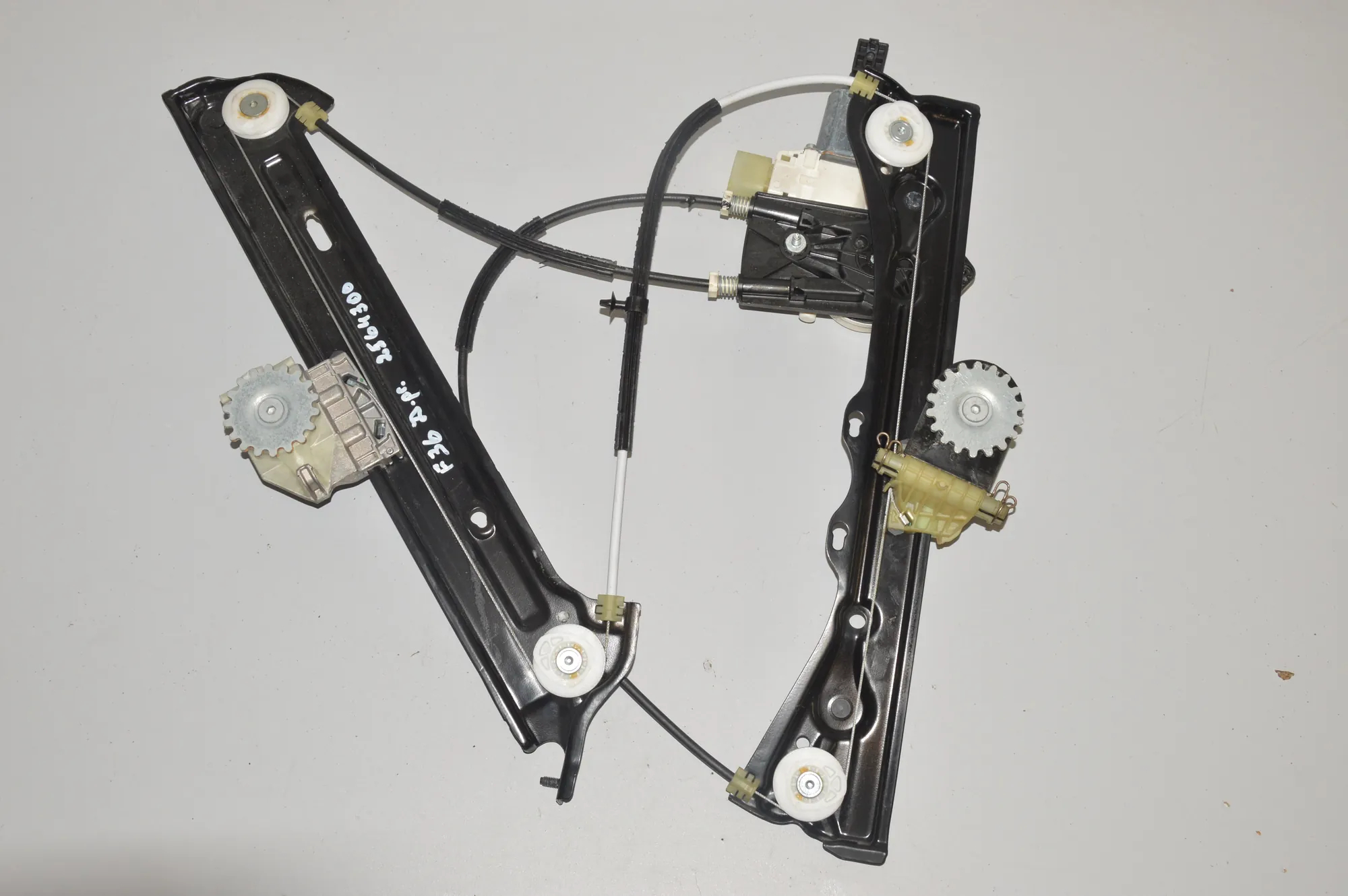 Front Right Door Window Regulator – OEM 7326328 · BMW 4 Gran Coupe (F36) 435 d xDrive 2016 – 3